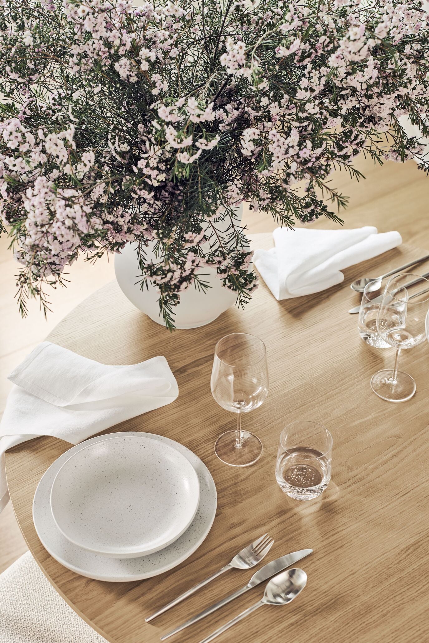 SEED Square table Belted oak veneer