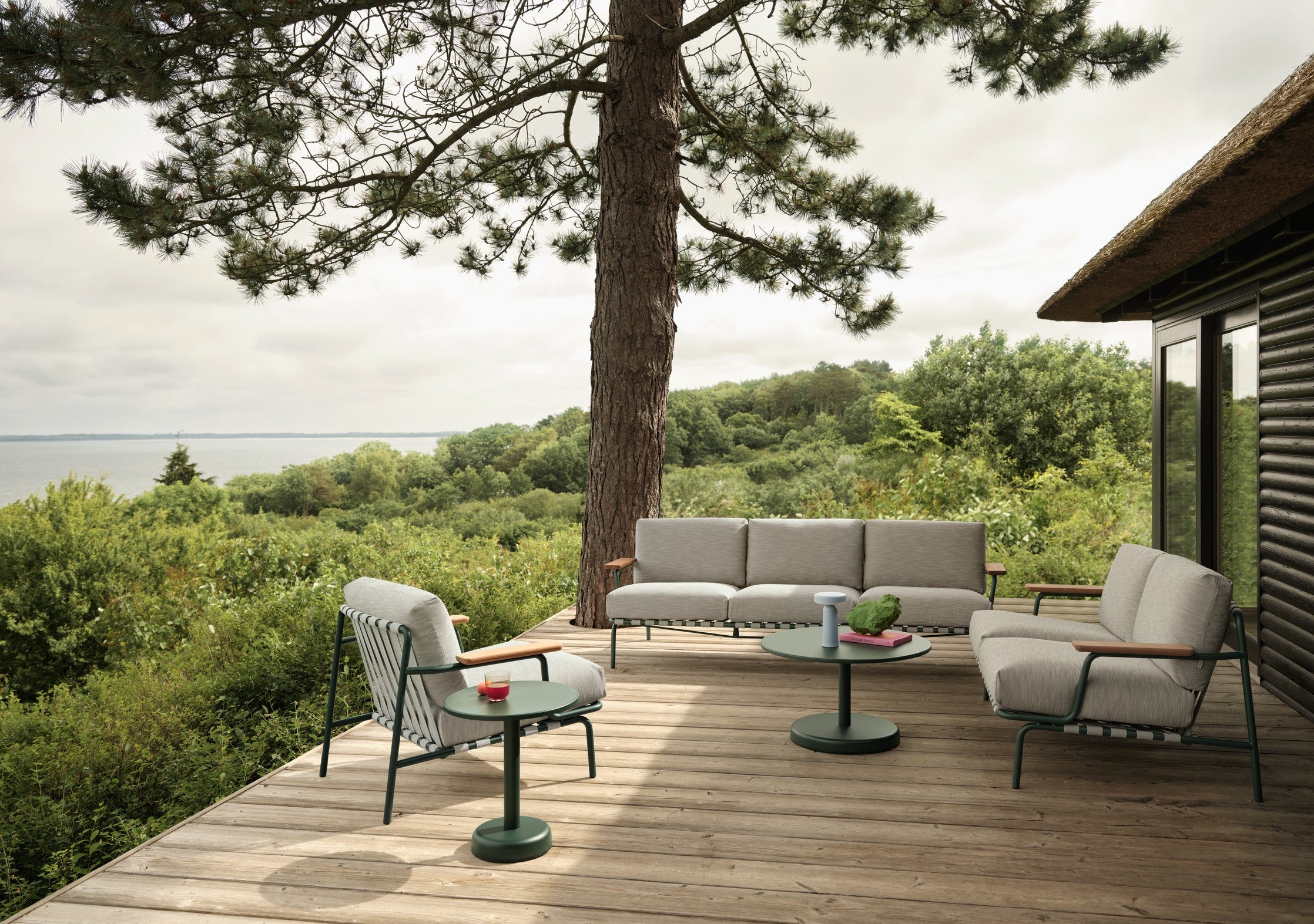 3-Seater Outdoor Sofa with Armrests SETTLE Gray with Green Base