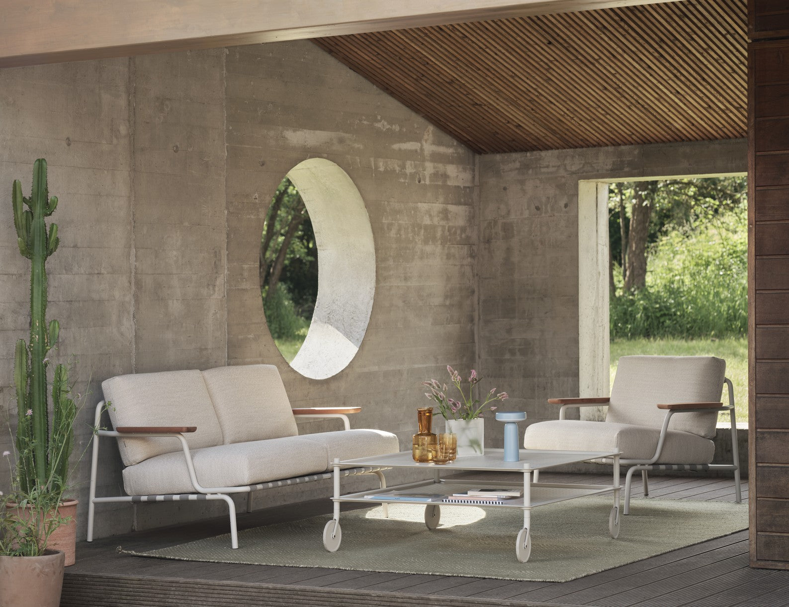 SETTLE Light Gray 2-Seater Sofa with Armrests and Gray Base