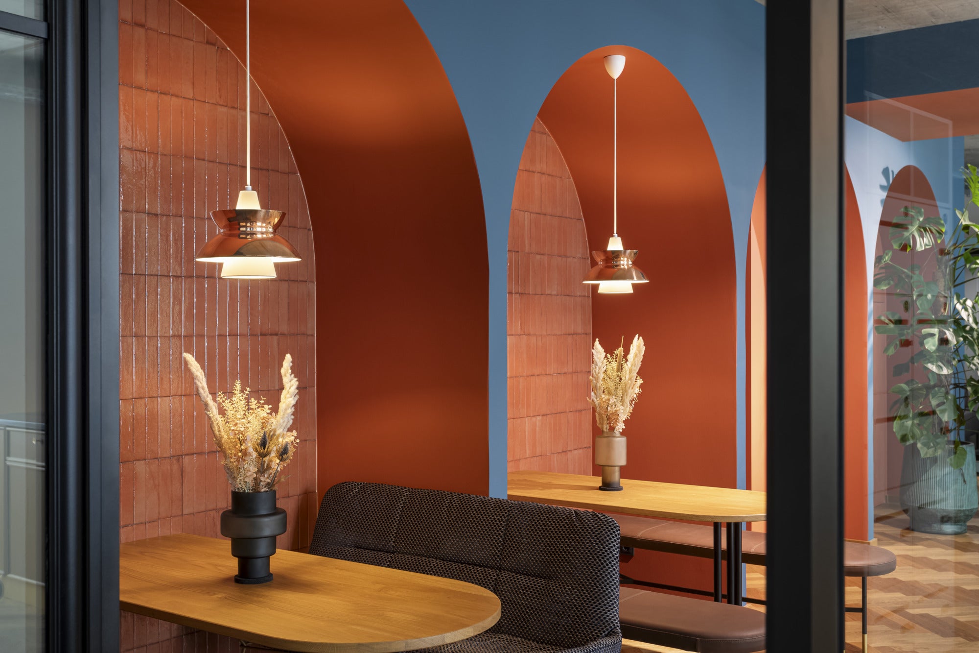 Pendelleuchte DOO-WOP weiß mit kupferner Oberfläche