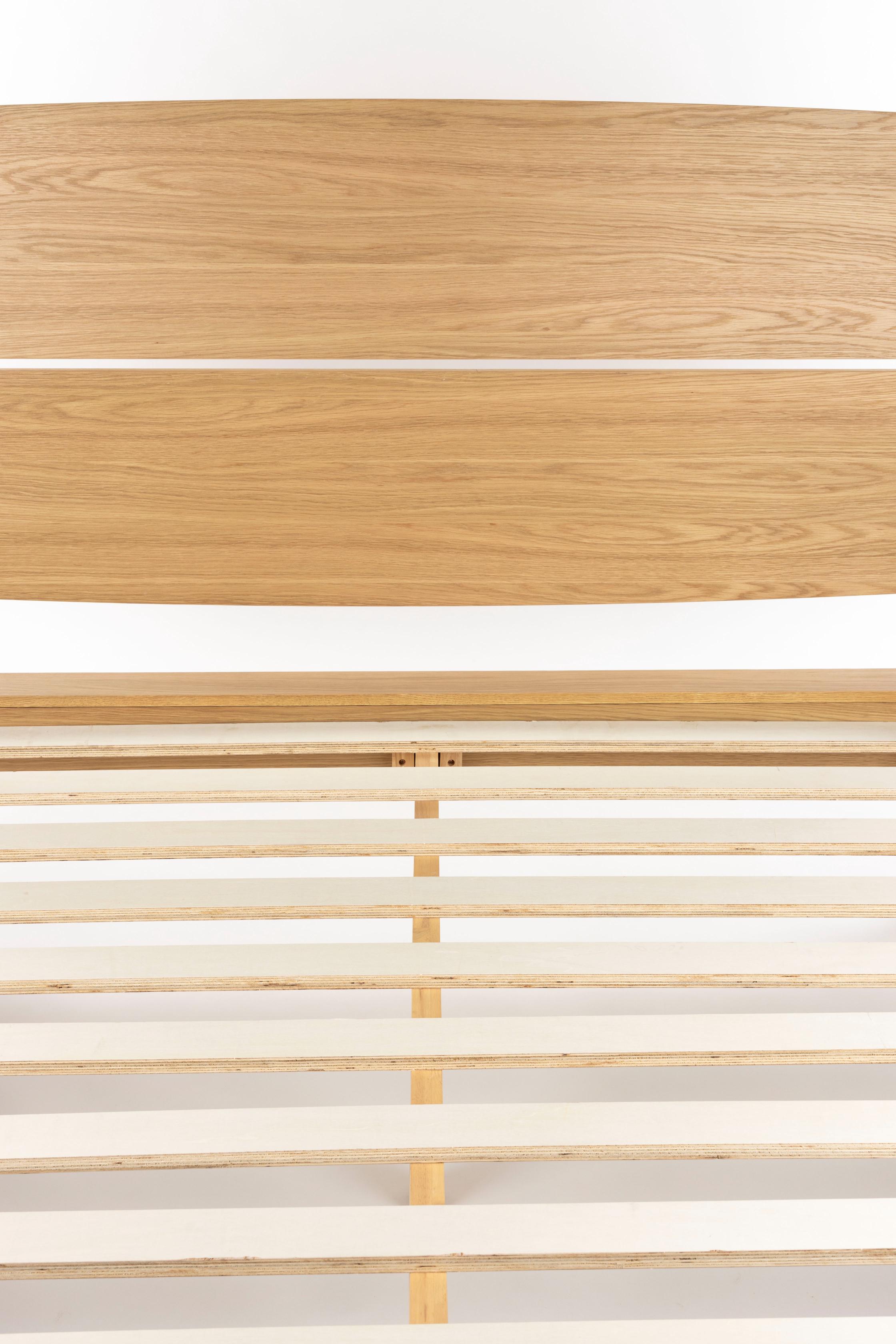 STORM bed in oak wood