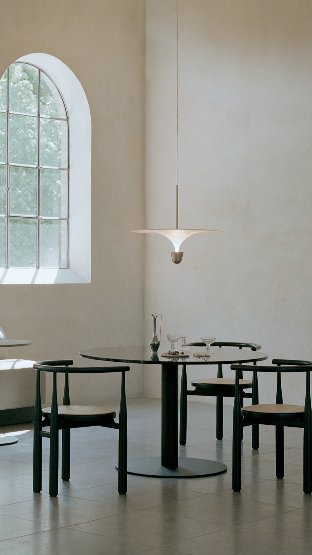 Pendelleuchte KANTARELL weiß mit vernickelter Oberfläche