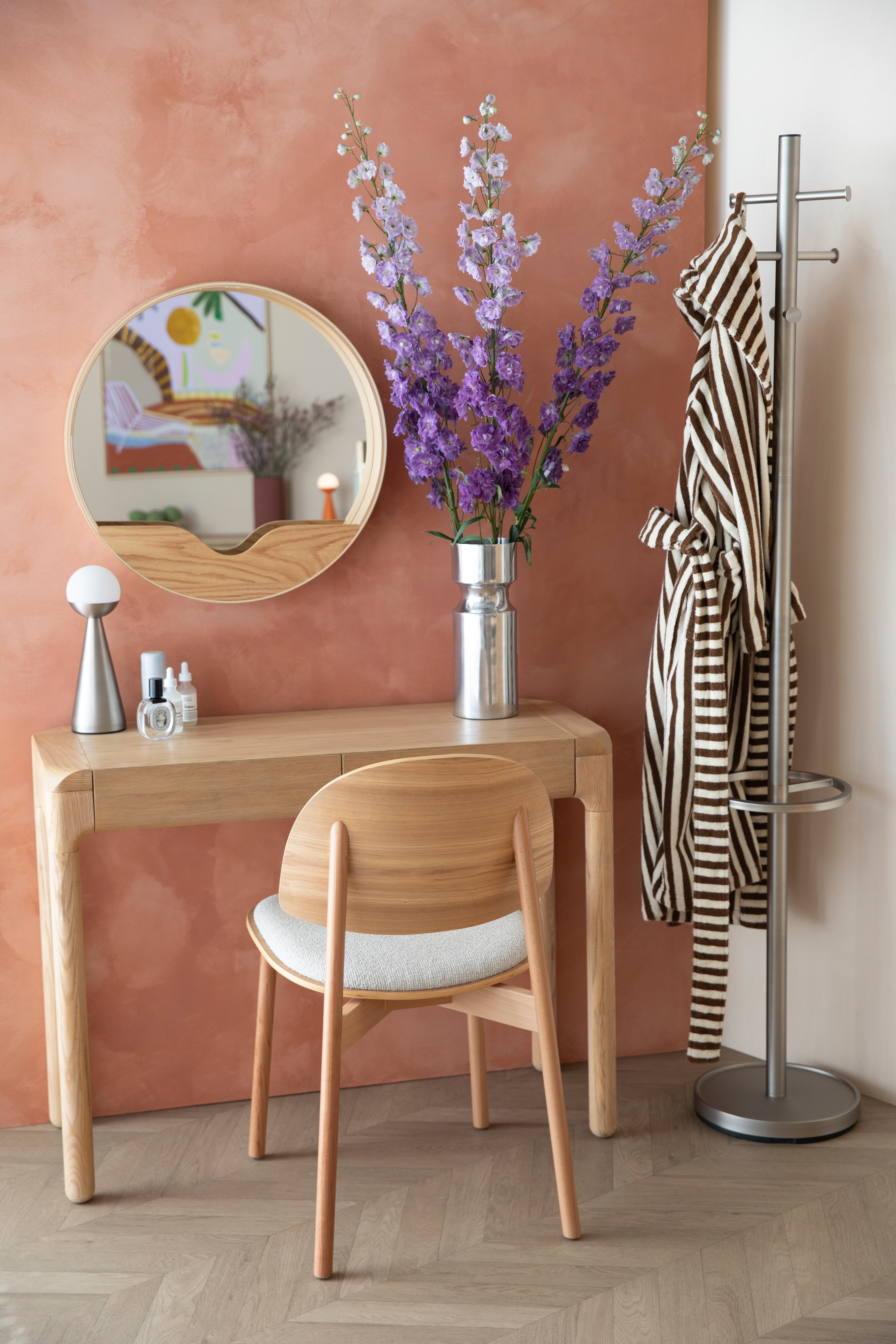 SUNRISE Chair in Beige with Wooden Base