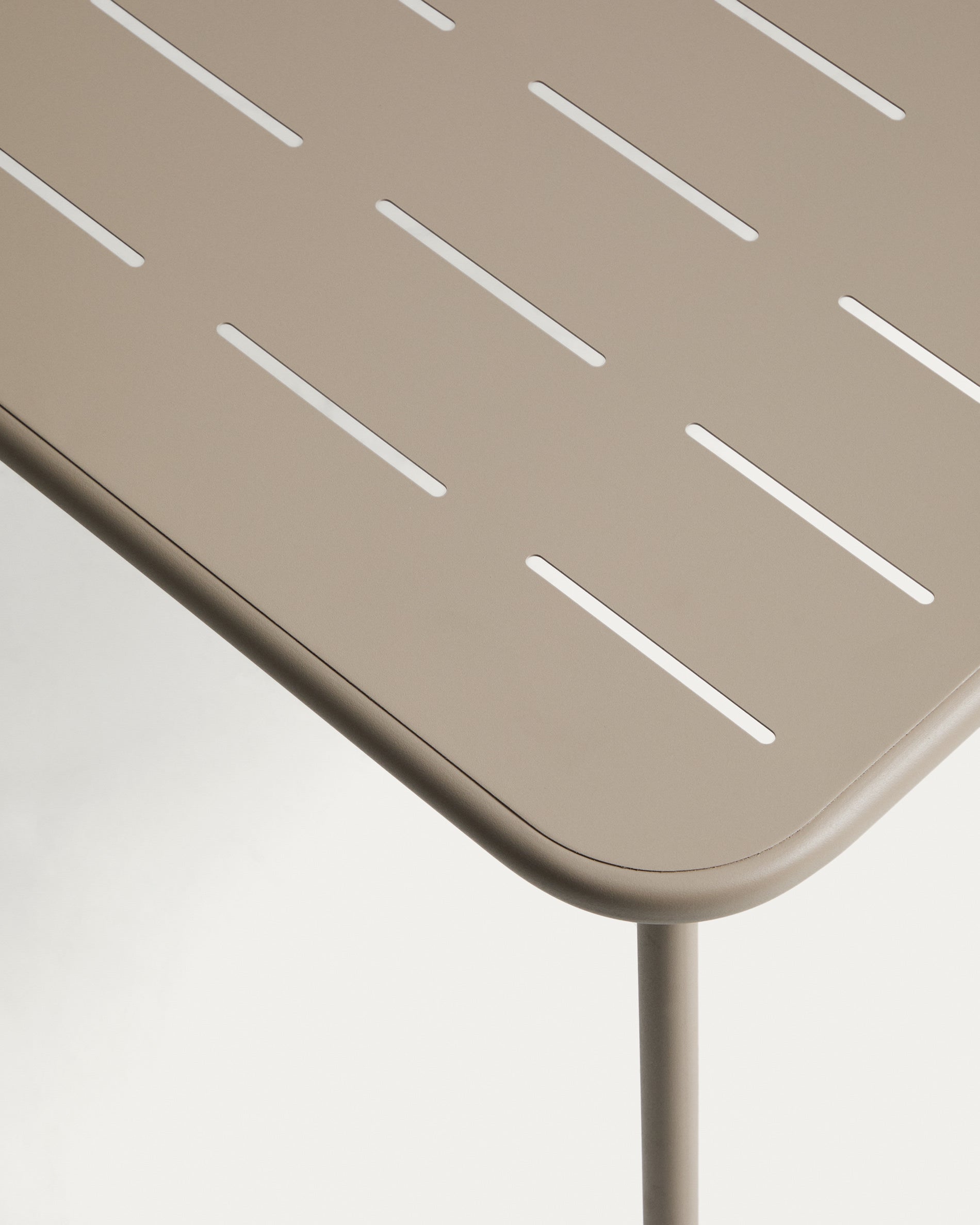 ZIVIA taupe garden table