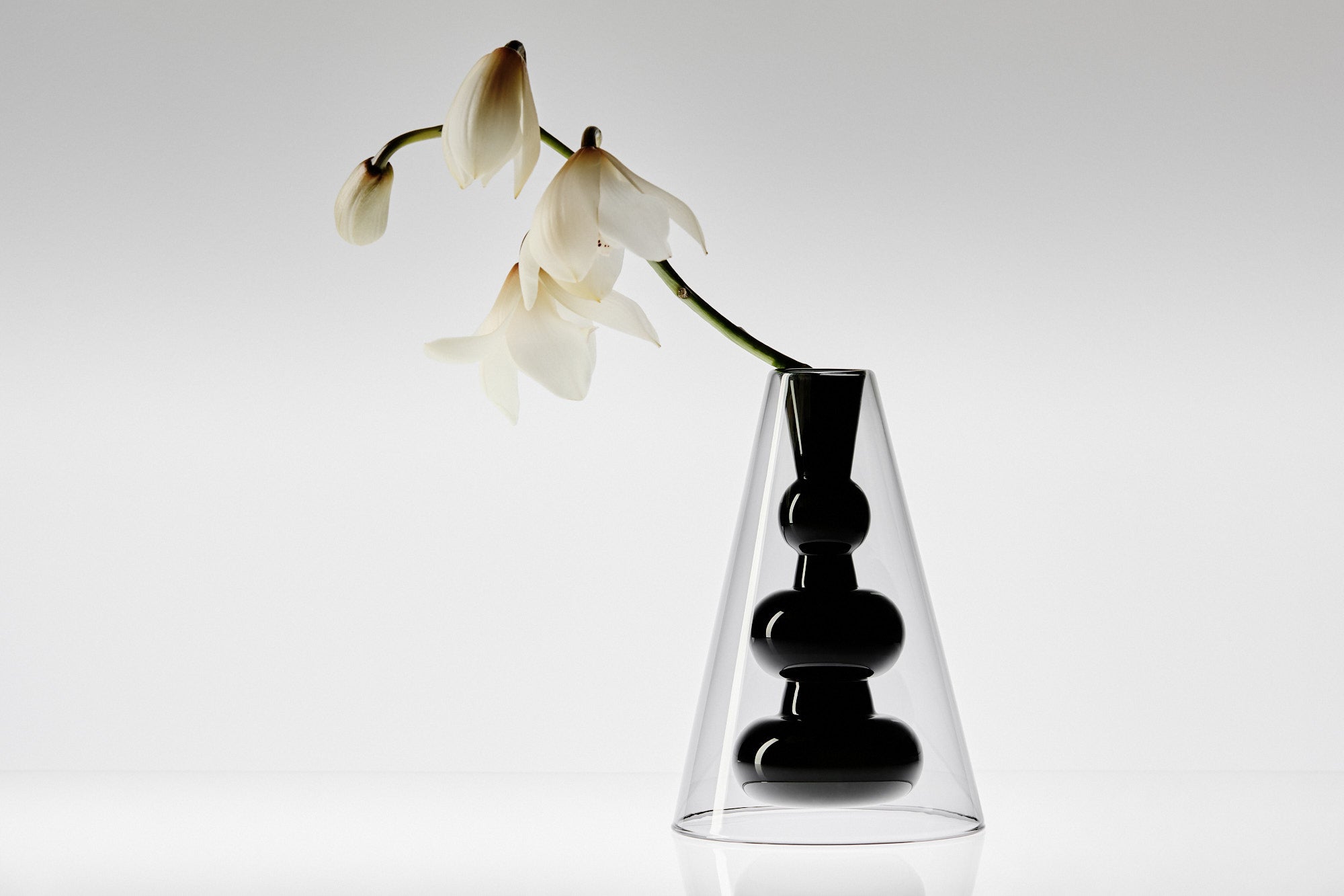 Vase bump conone black glass