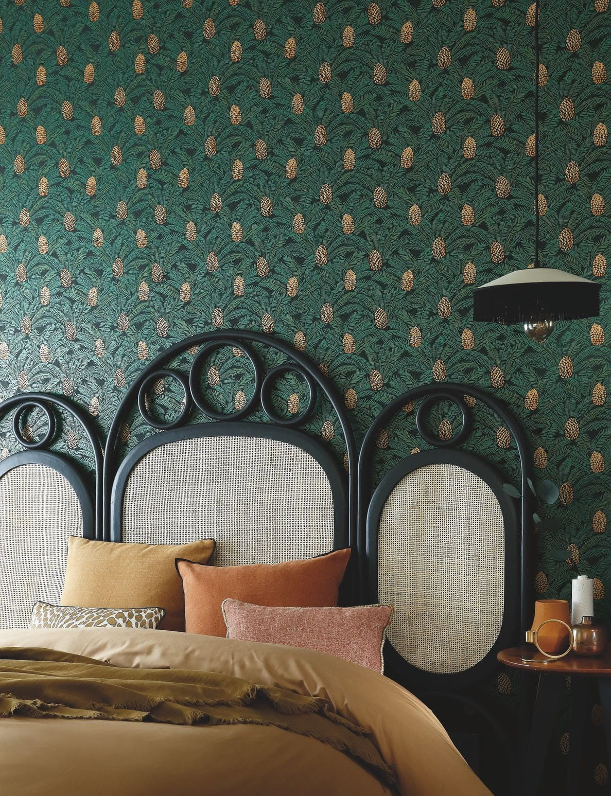 Structural wallpaper with a botanical motif PALMETA - SAPIN green with muted yellow