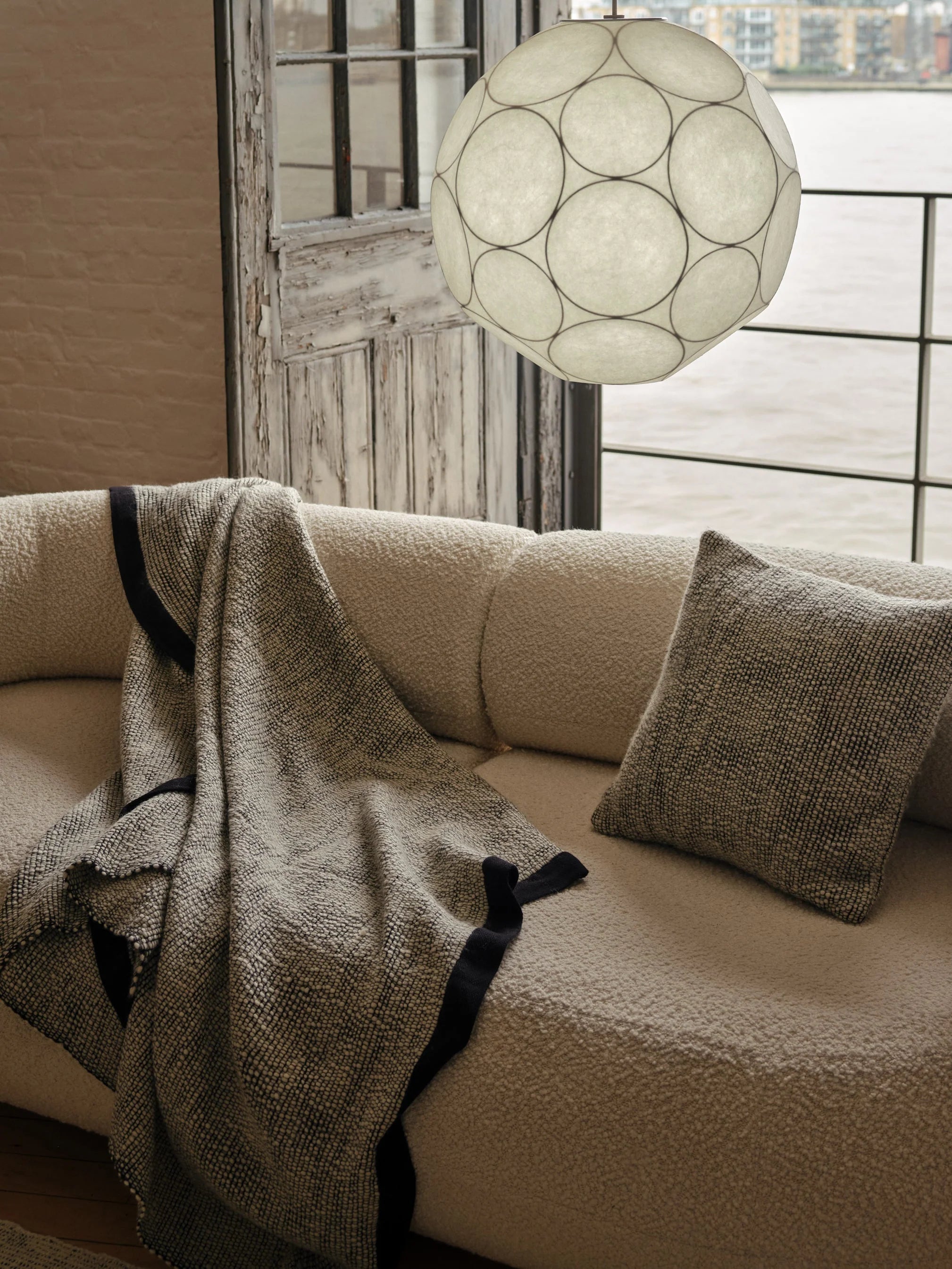 THREAD cushion cream with black