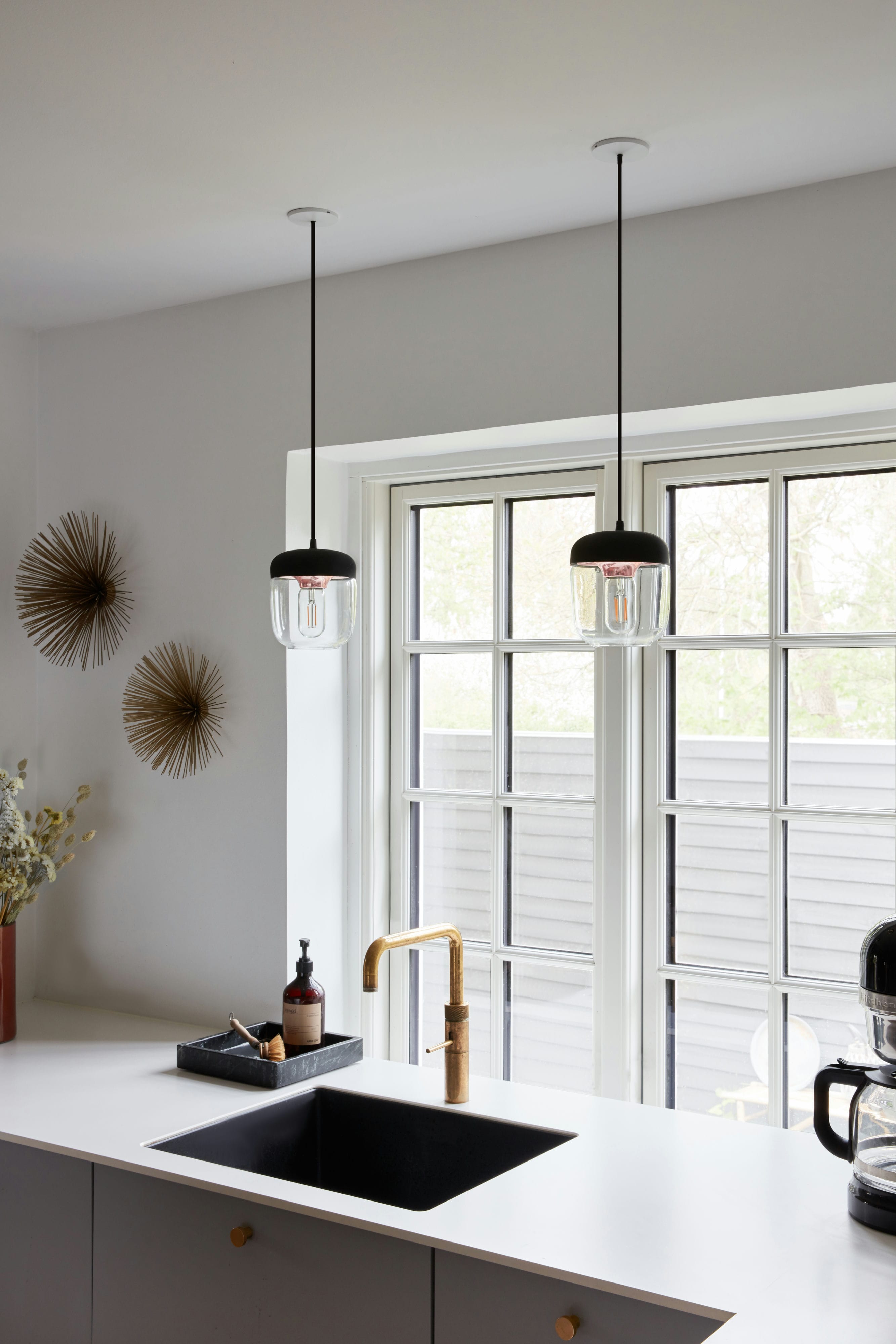 Klosz ACORN czarno miedziany [Amelia] UMAGE    Eye on Design