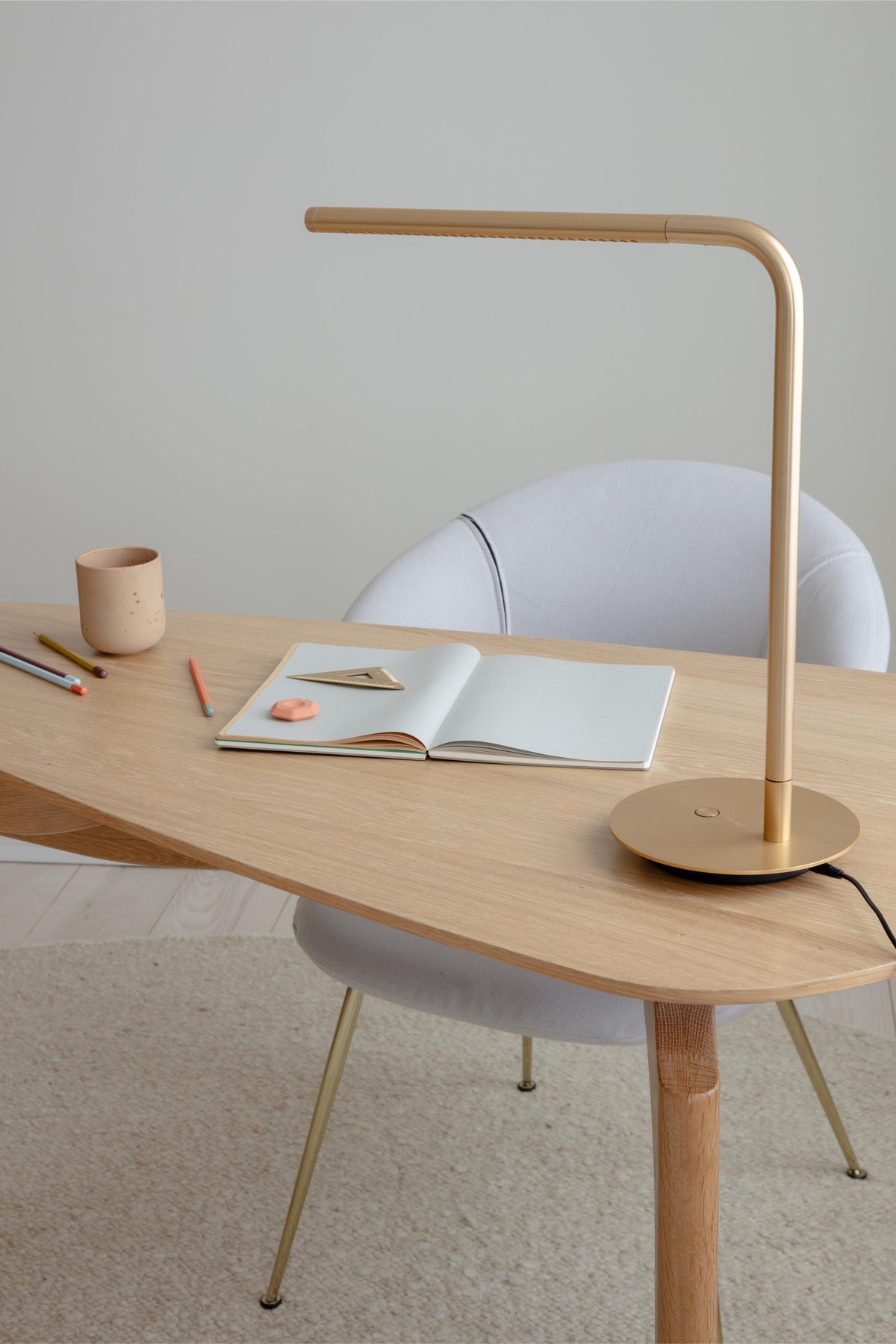 OMNI gold table lamp