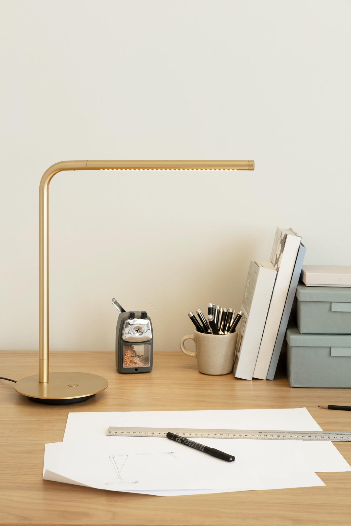 OMNI gold table lamp