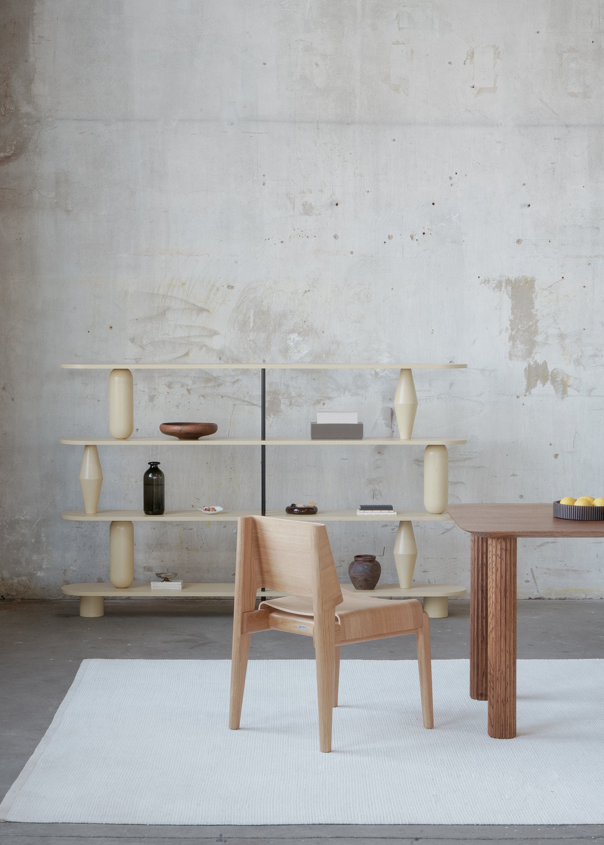 UNDIA Chair Black Oak Wood