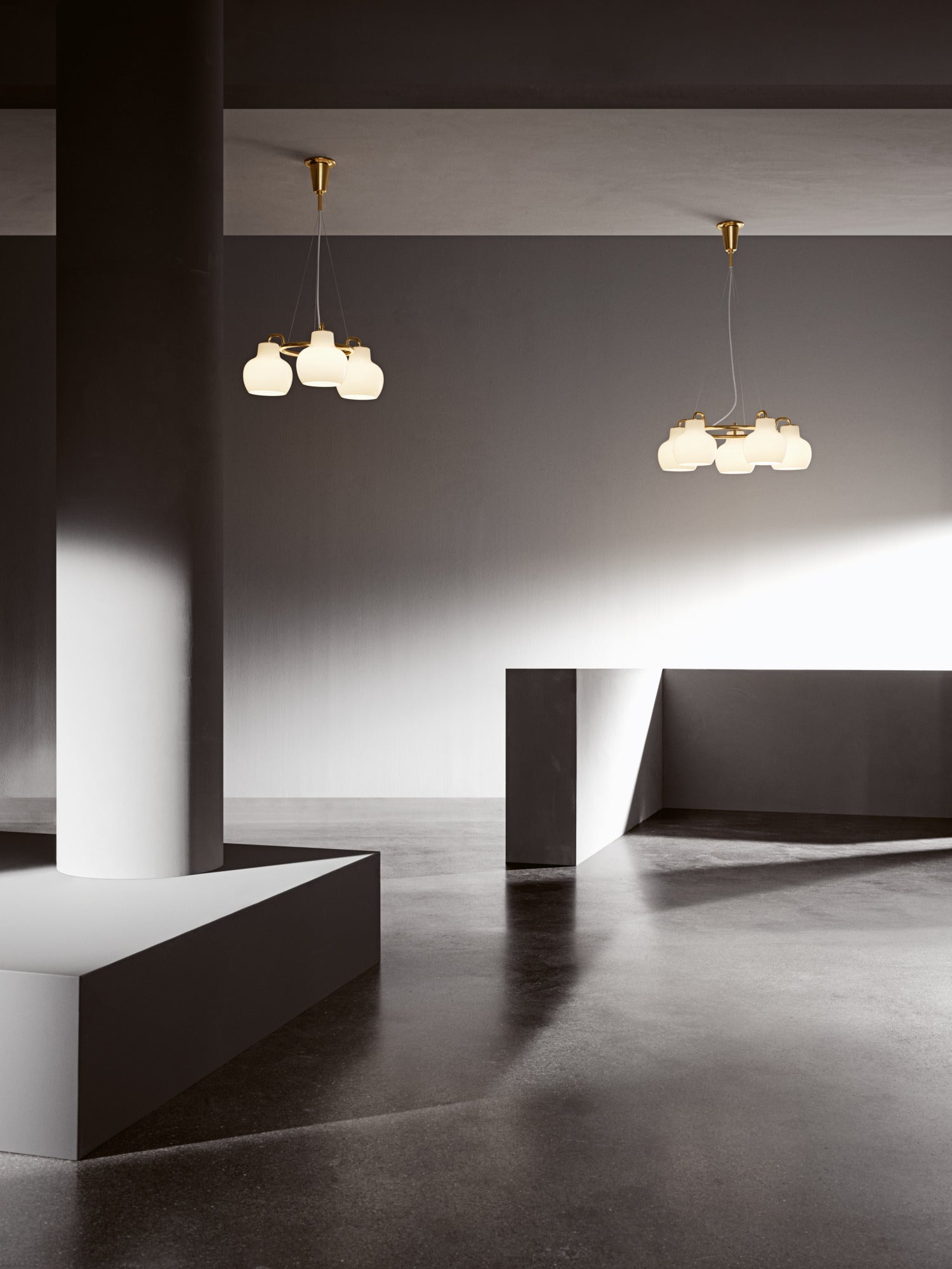 Deckenleuchte VL RING CROWN weiß mit messingfarbener Oberfläche