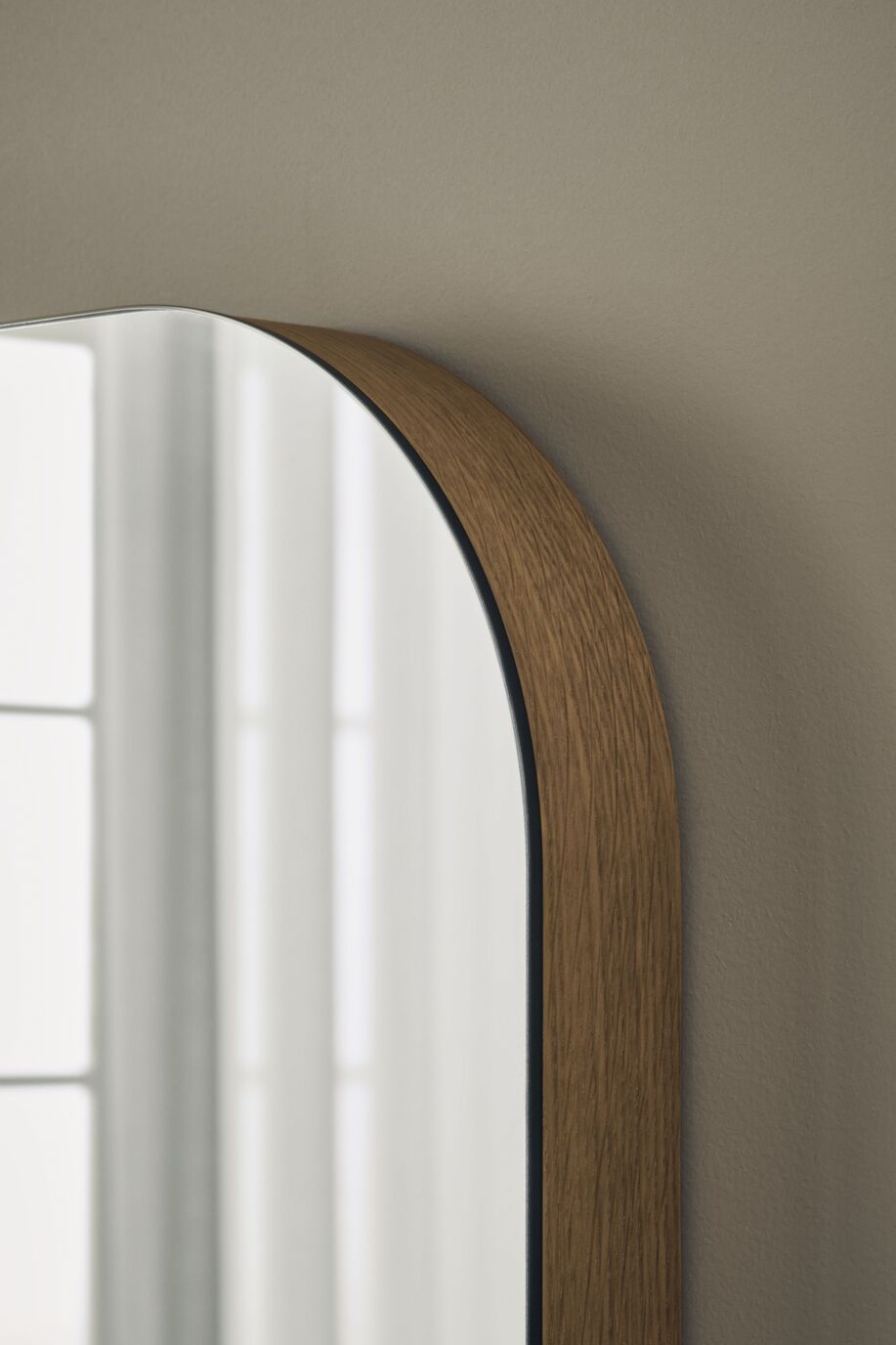 Square mirror Vala frame made of dark oak veneer