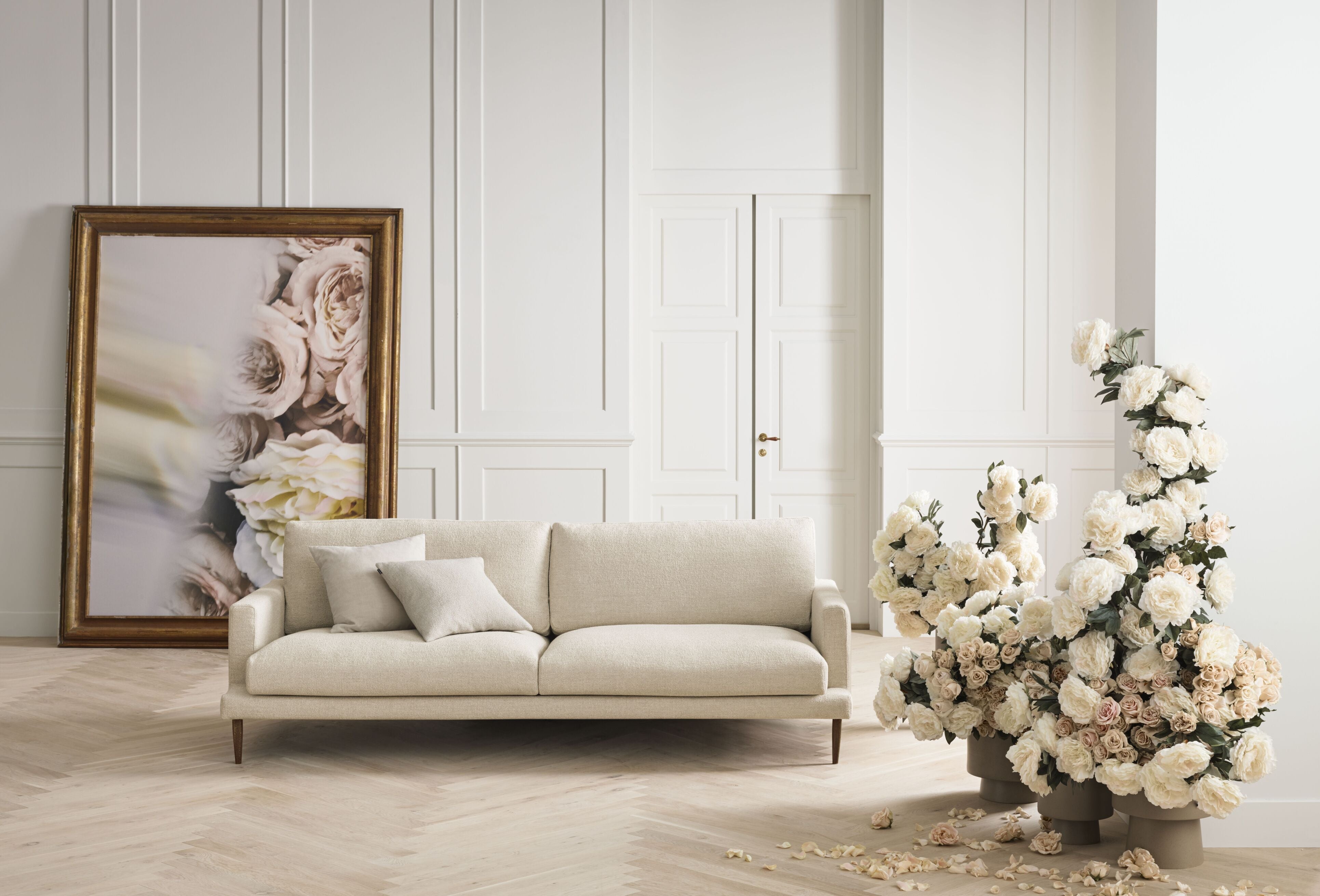 2.5-person sofa Veneda base made of bleached oak wood