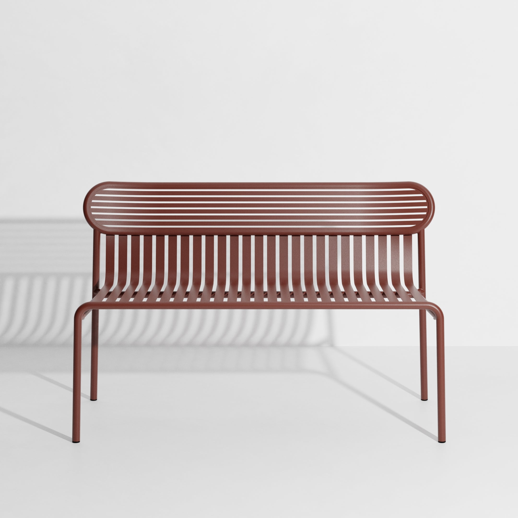 WEEK-END garden bench with backrest in red-brown.