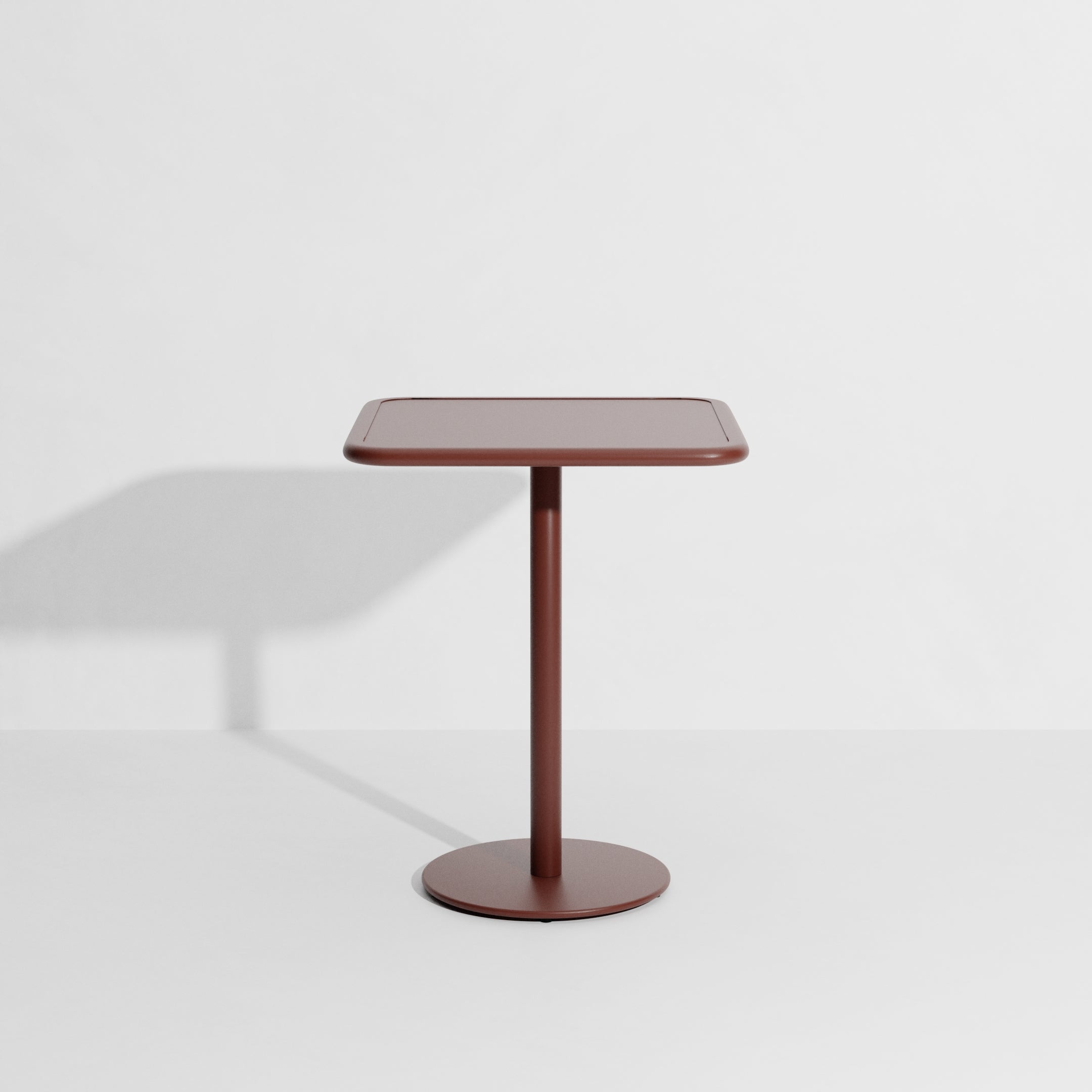WEEK-END Square Garden Table in Red-Brown