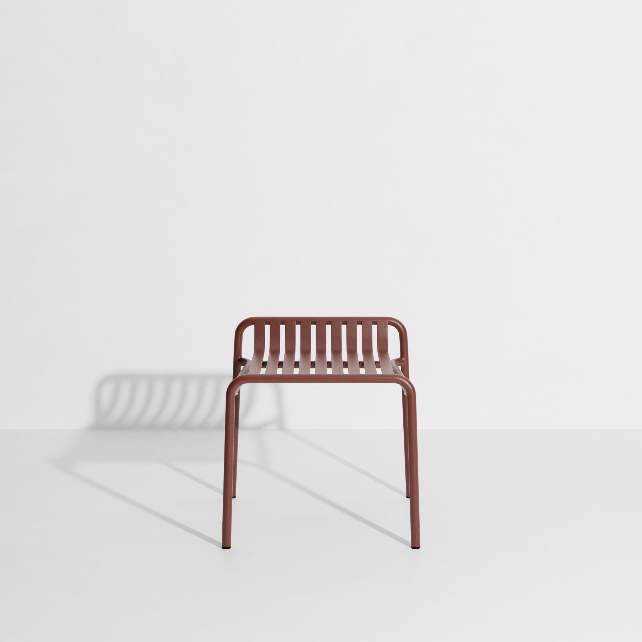 WEEK-END garden stool in red-brown