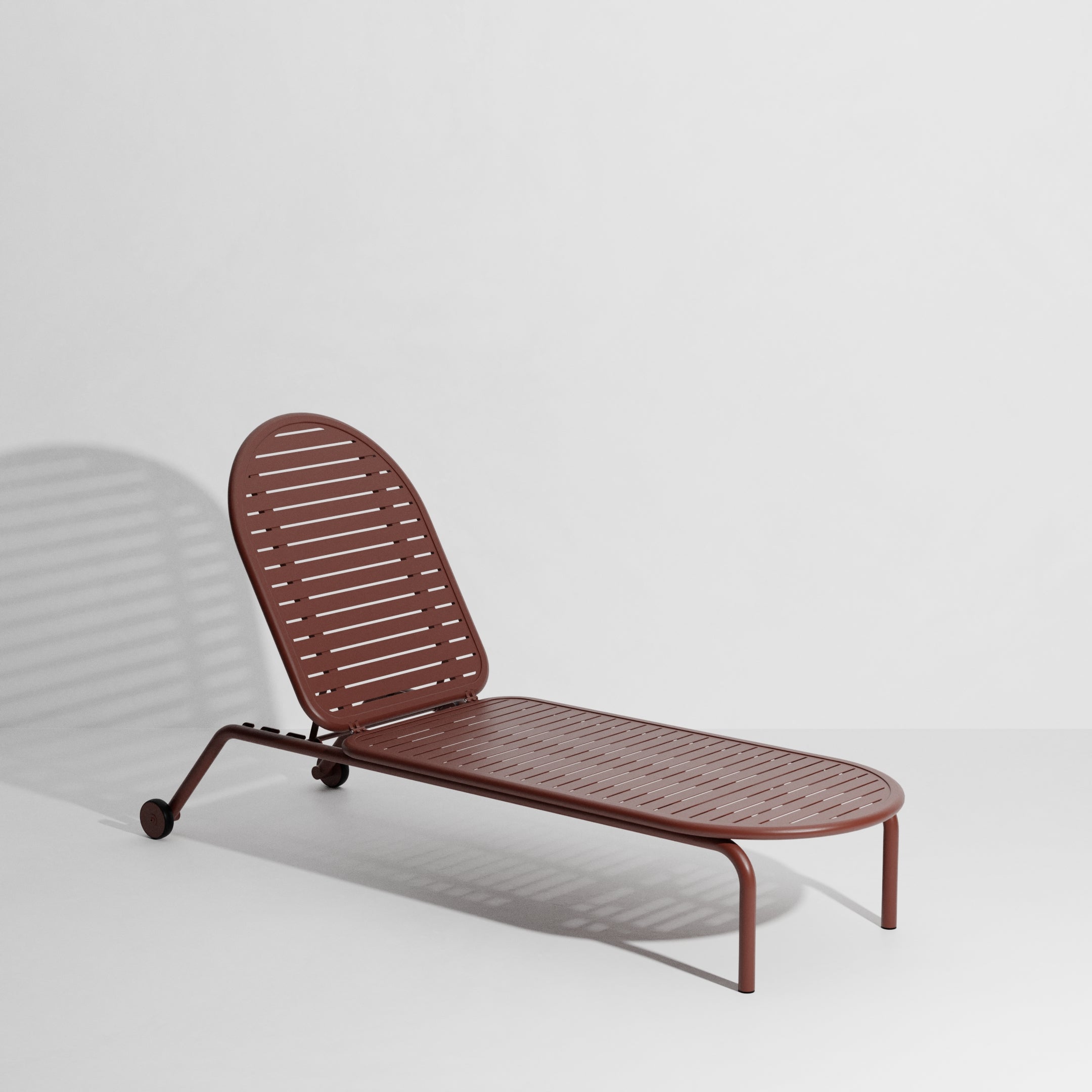 WEEK-END garden lounger in red-brown