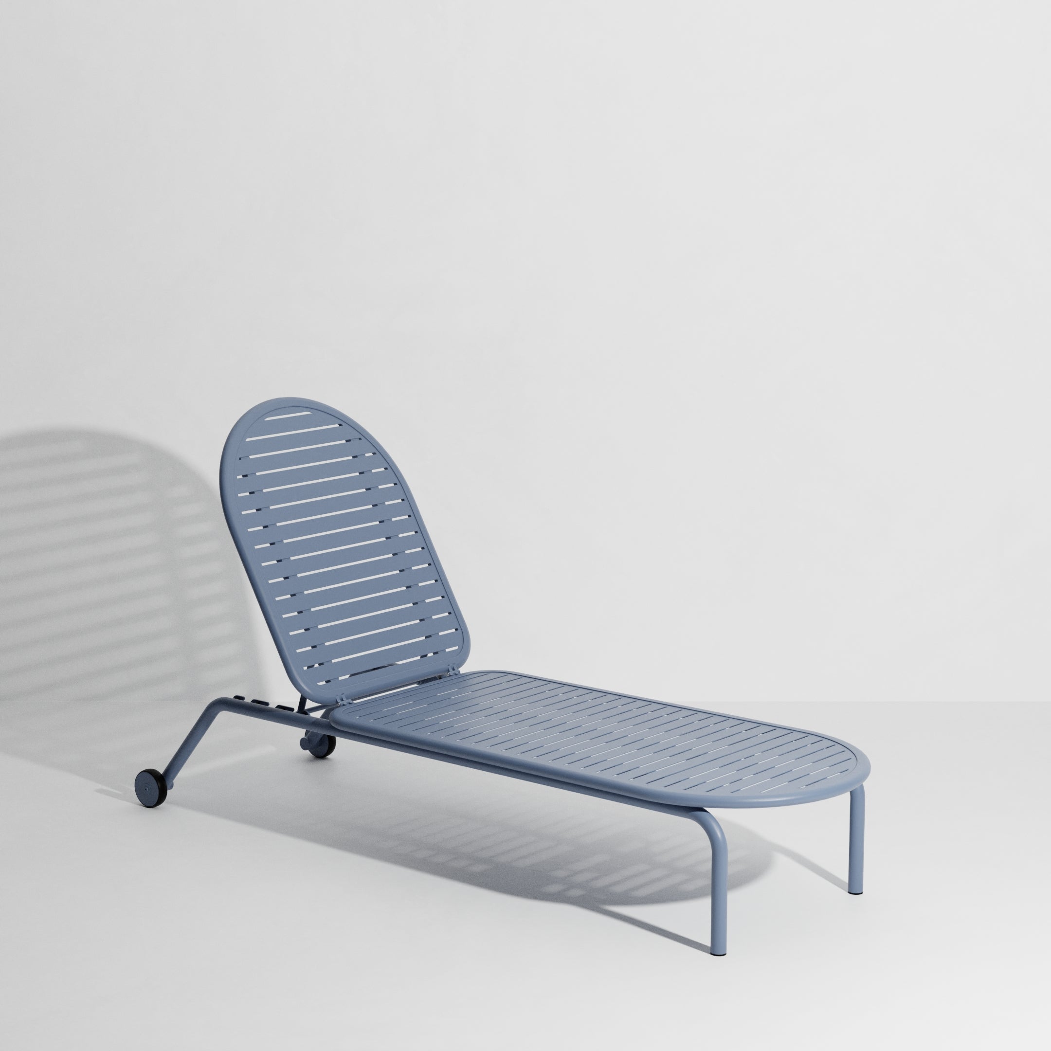 WEEK-END garden lounger in dove blue