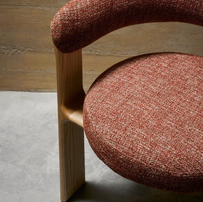 Chair with armrests Granite red szenil with a wooden base