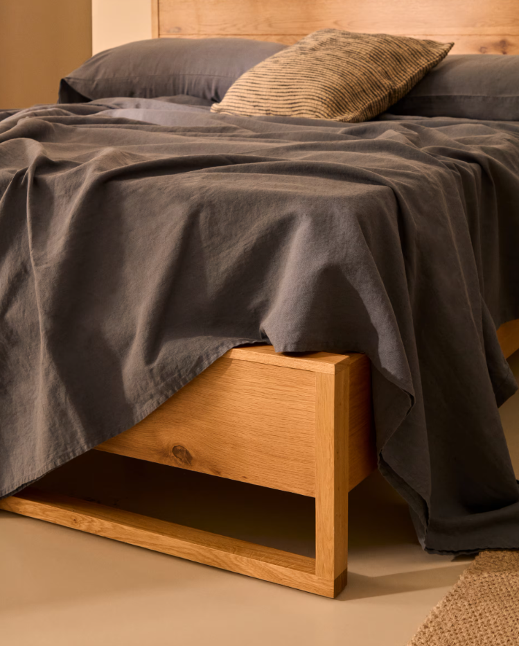 AlgueMa bed, oak veneer