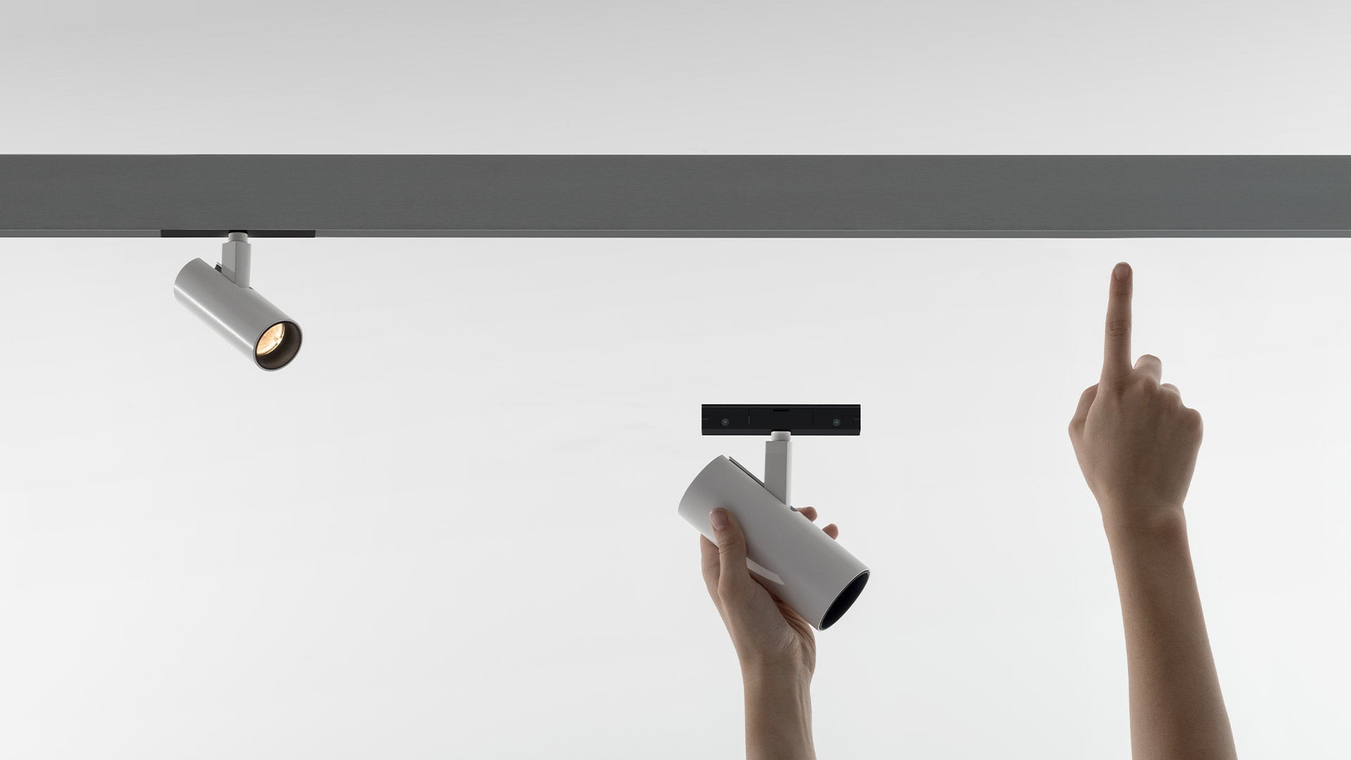 ARTEMIDE A.24 white busbar