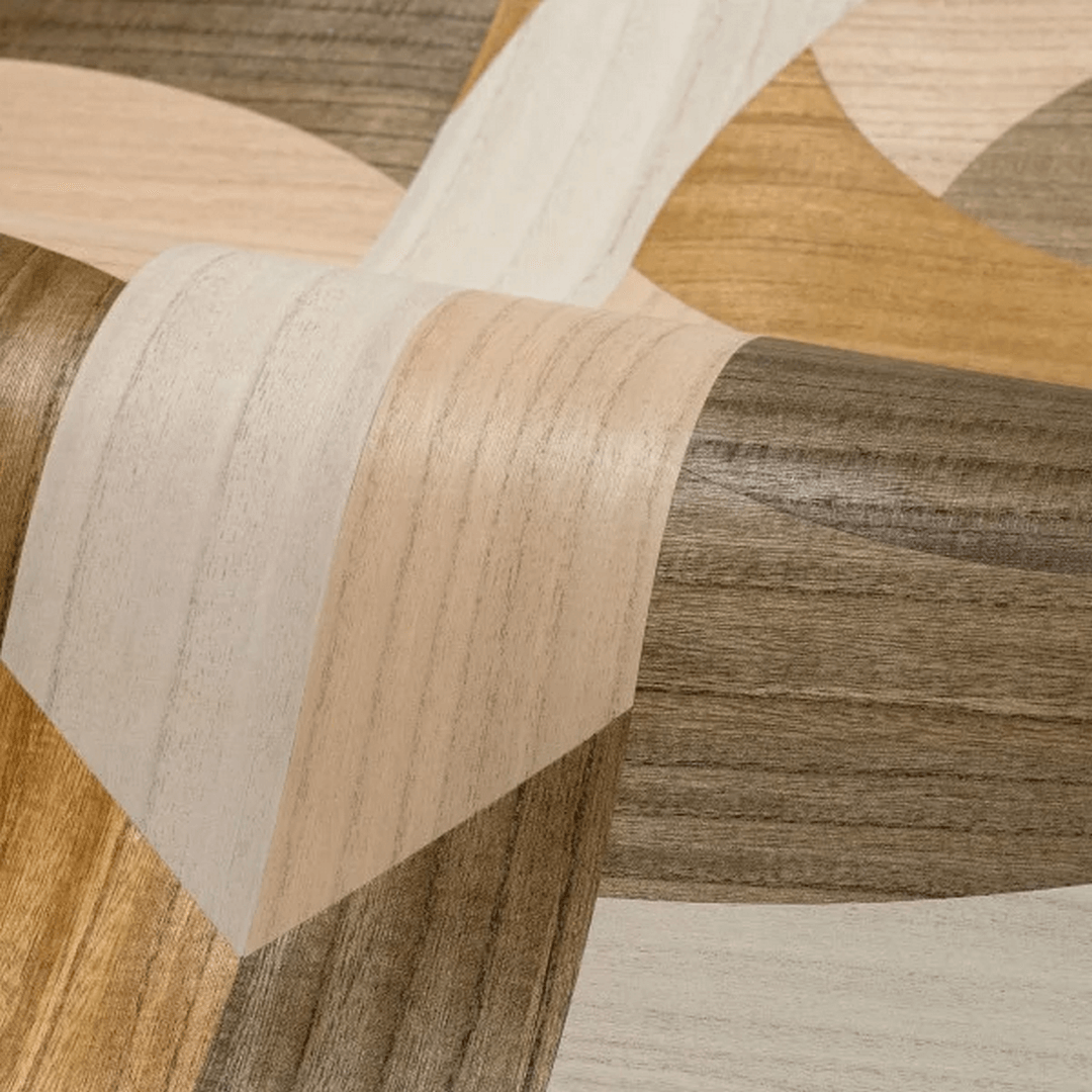 Tapete mit geometrischem Art Deco-Muster TRAVERSÉE - EICHE IVORY helles Eichenholz