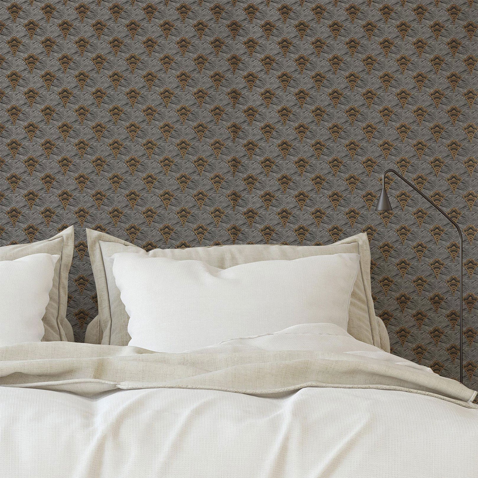 Structural wallpaper with an abstract fan pattern ADENIUM - NOIR black with gold