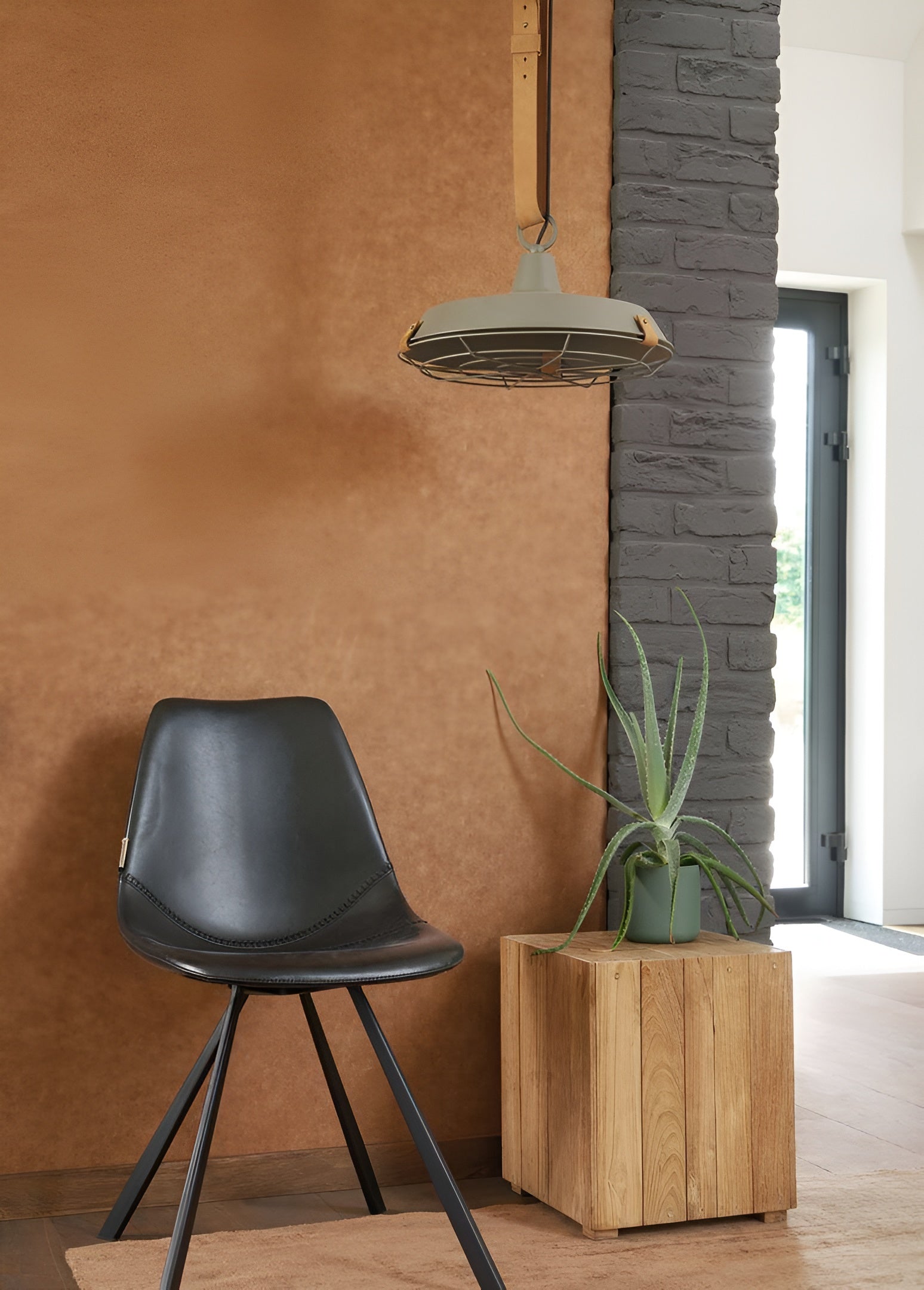 Vinyltapete, die Leder imitiert, CLUB, cognacfarben