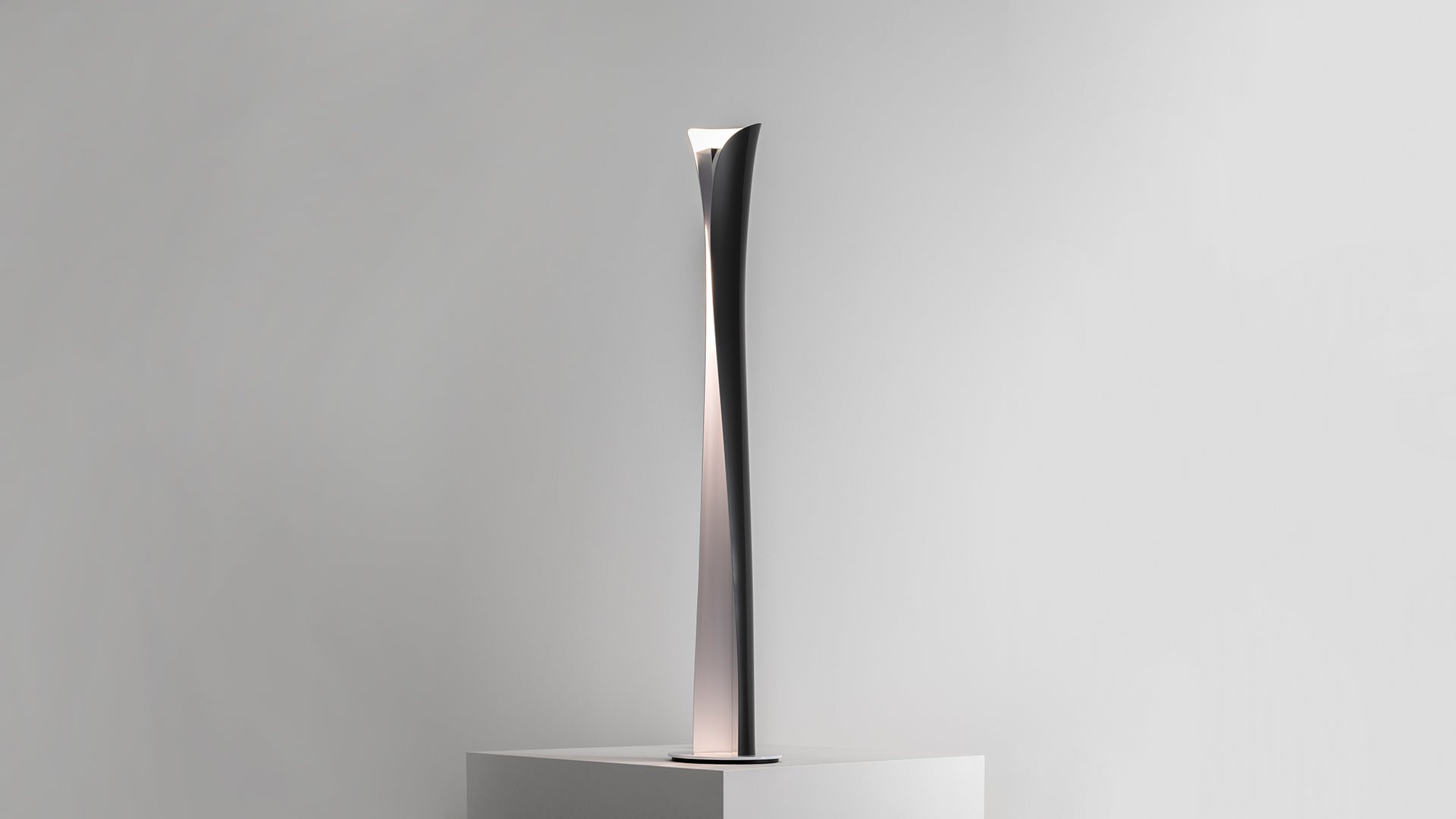 Stehlampe CADMO schwarz mit Weiß