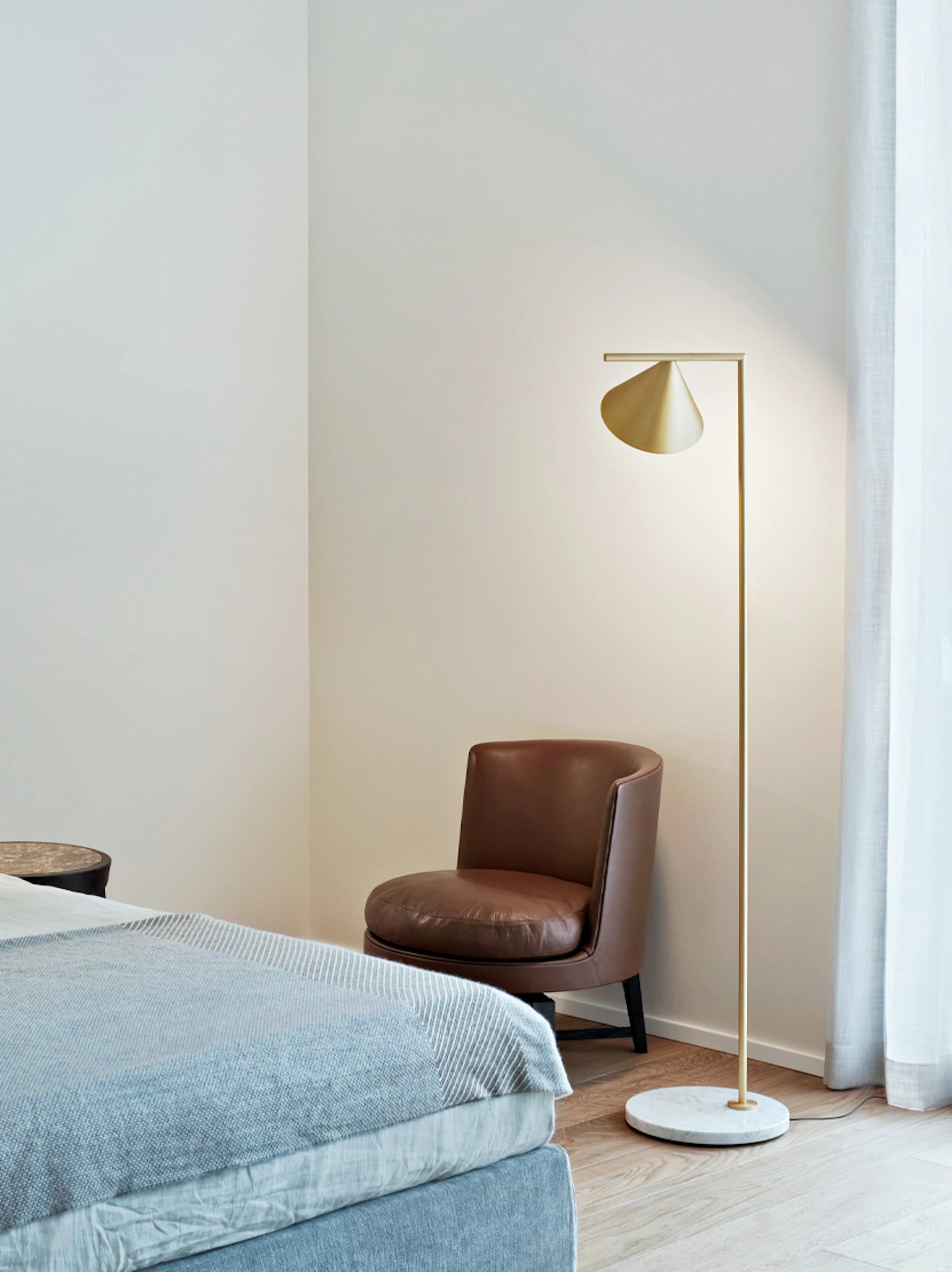 Stehlampe CAPTAIN FLINT messing