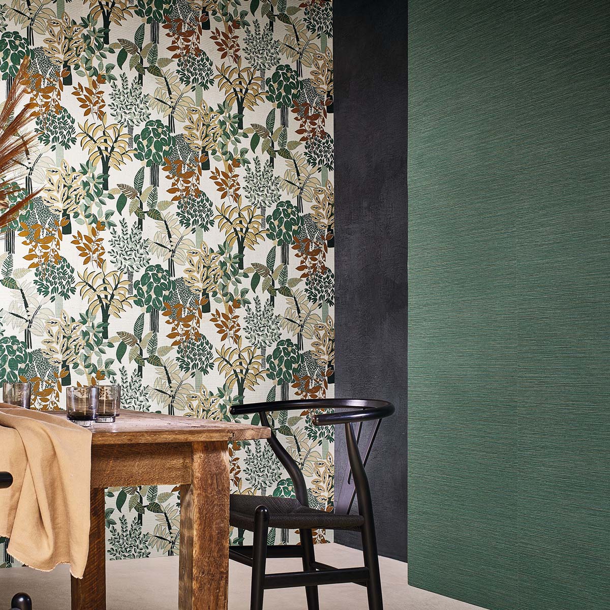Structural wallpaper imitating seagrass fibers ZOSTERA - EMERAUDE emerald