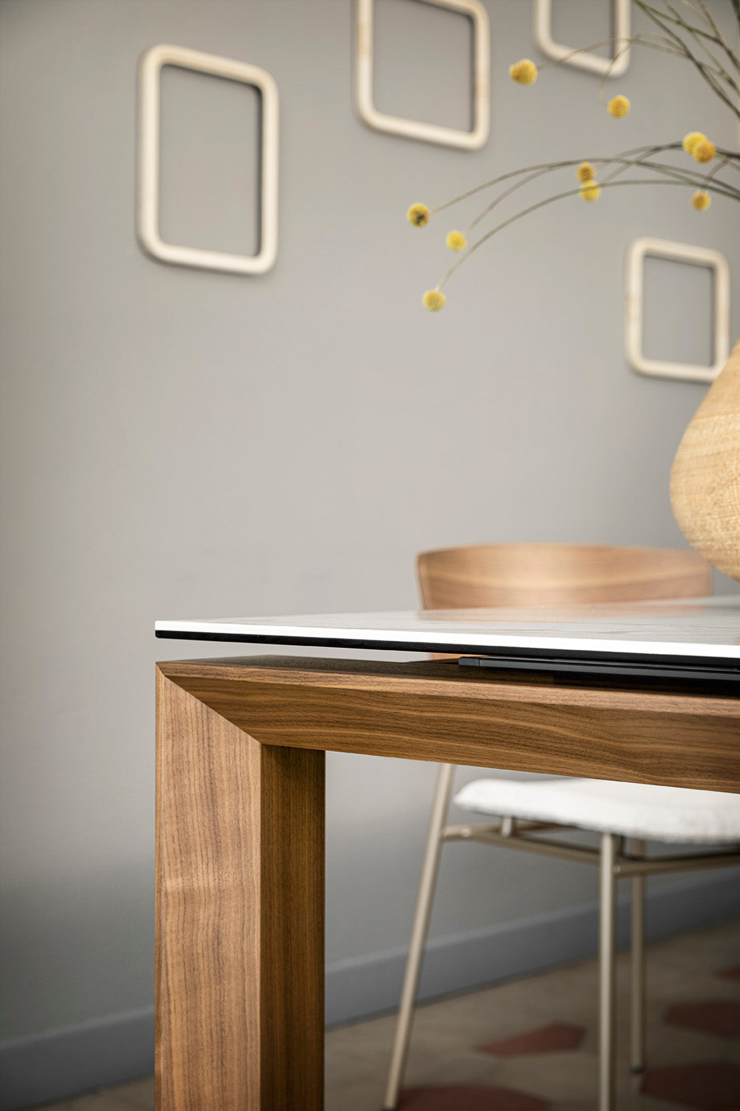 Extendable table OMNIA walnut wood
