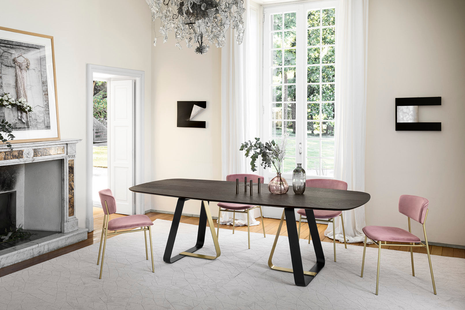 FIFTIES upholstered chair with a black base