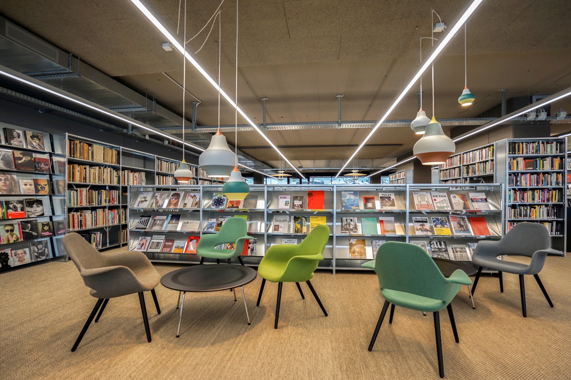 Pendelleuchte CIRQUE weiß-blau mit kupferner Spitze