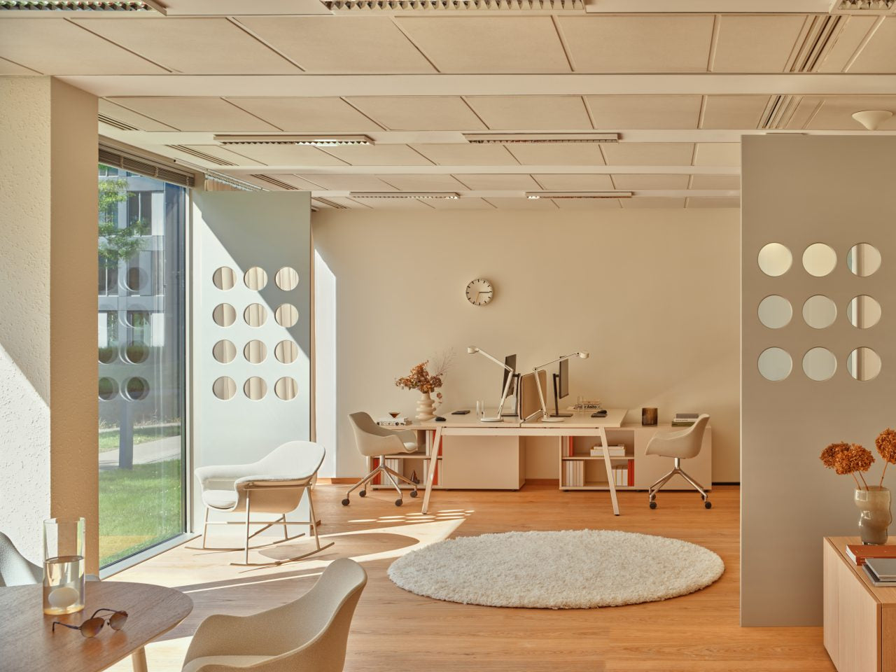 ISMO Armchair Rock base