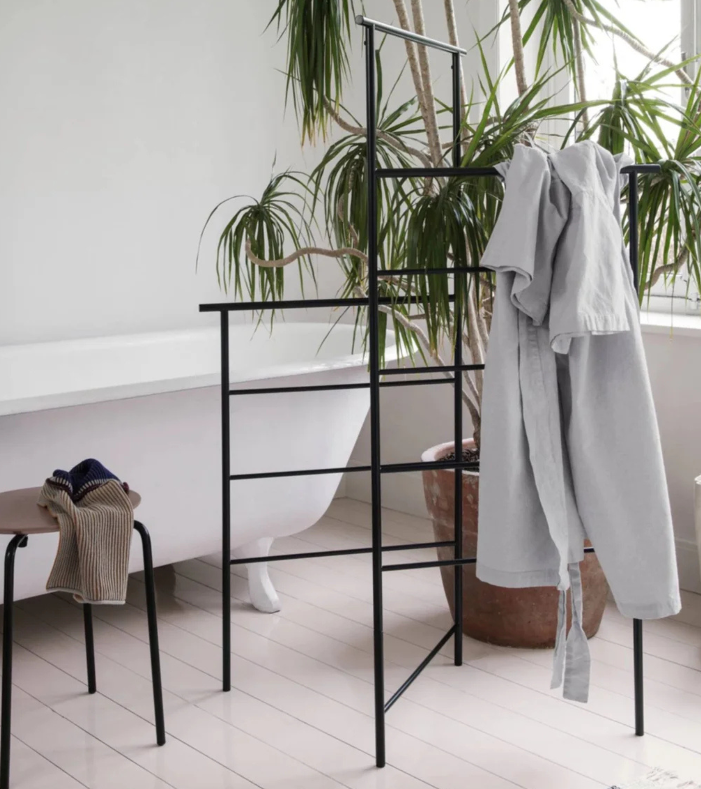 DORA black coat rack