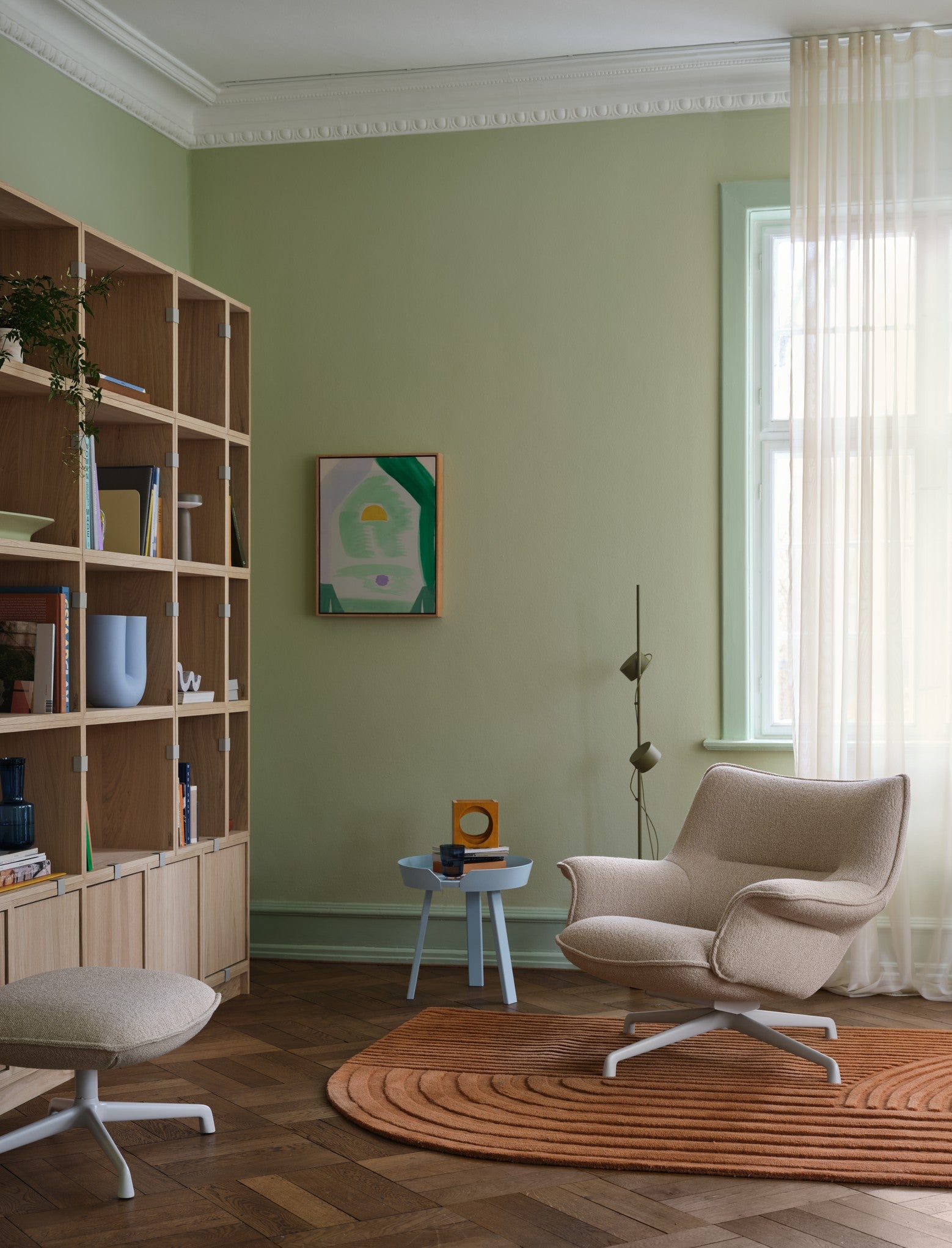 Customized DOZE Swivel Pouf