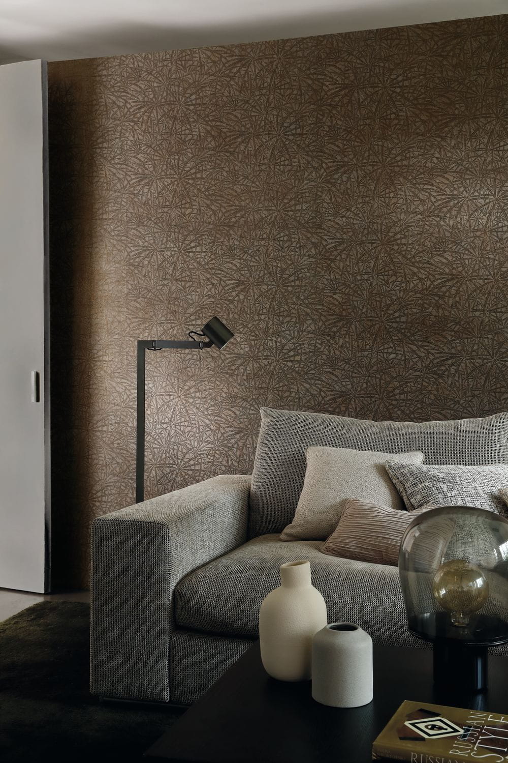 Structural wallpaper with a plant motif of palm leaves PALMYRE - GRAY TAUPE taupe with gray