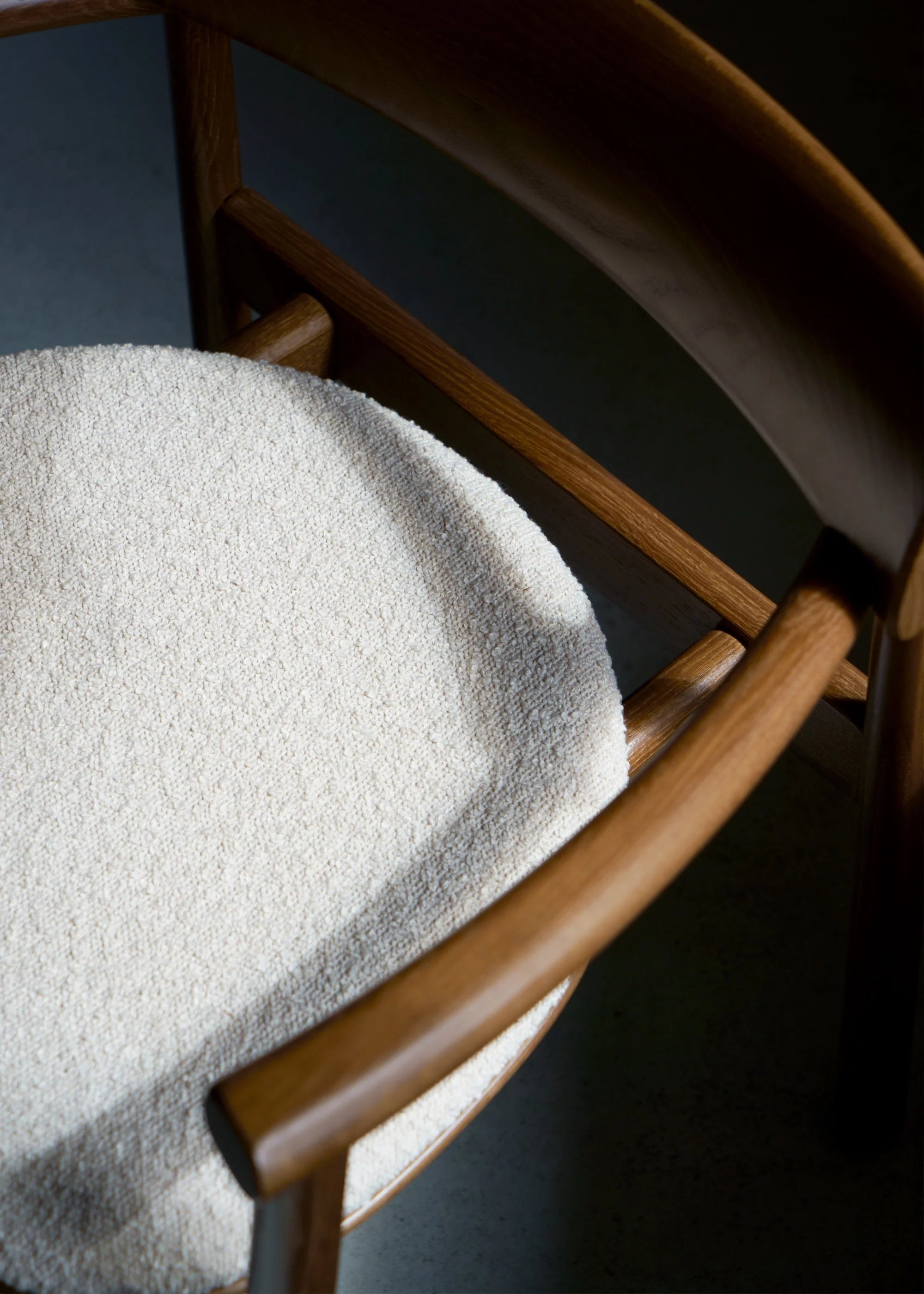 ELIPSA SOFT Chair in Oak Wood and Sandy Boucle