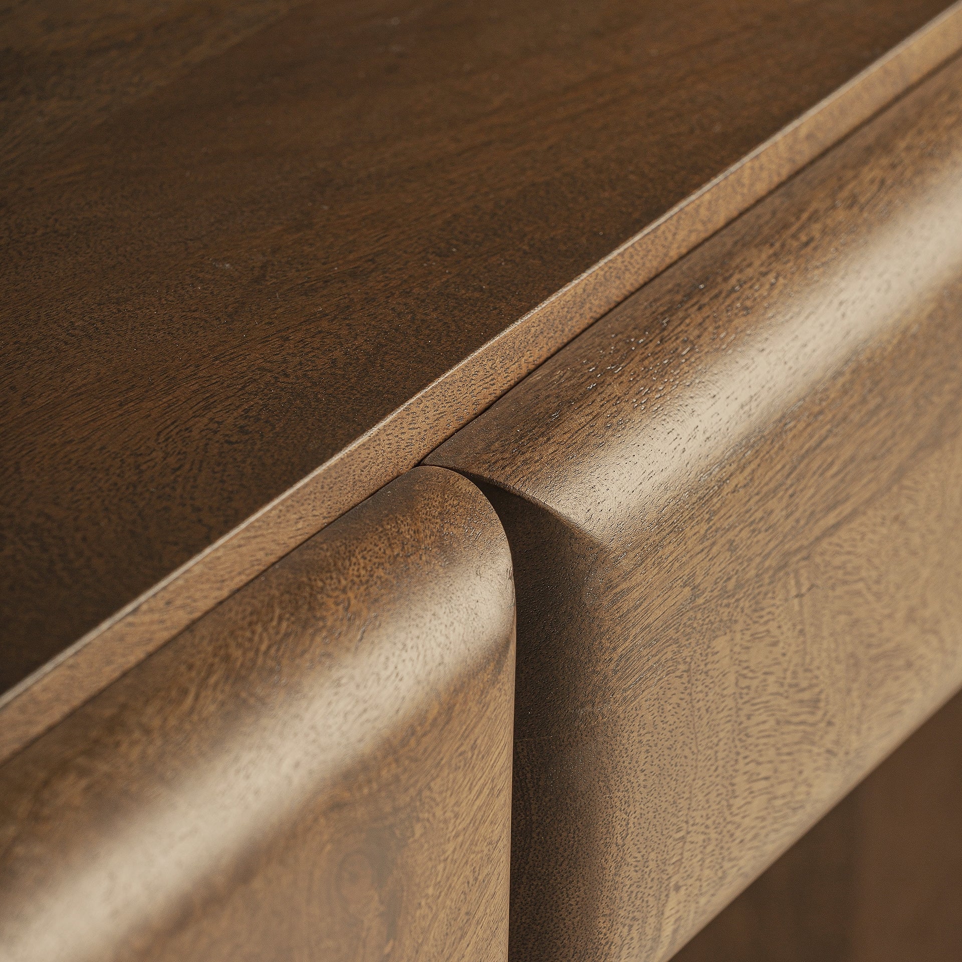GIBLES Desk in Mango Wood