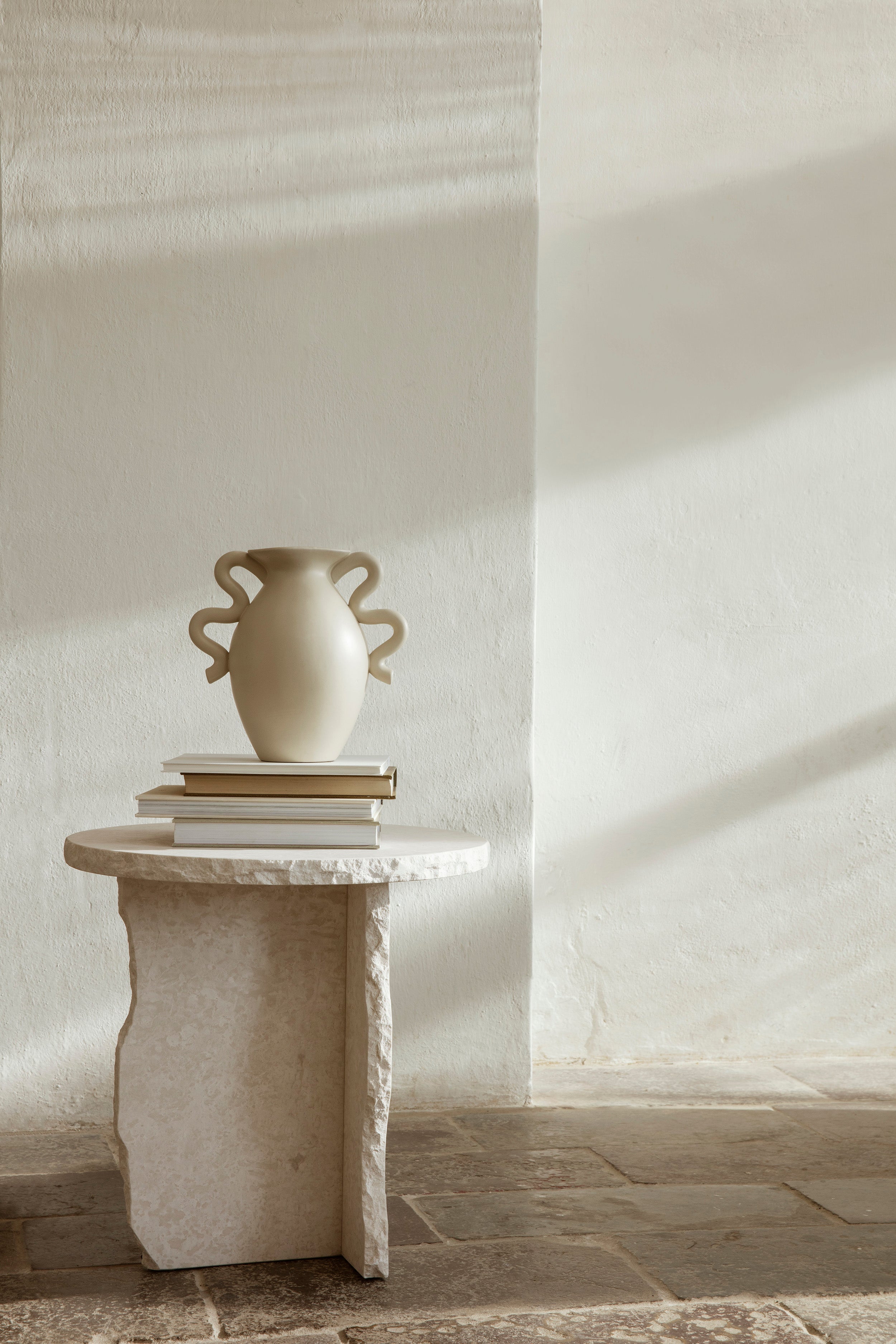 Verso vase cream