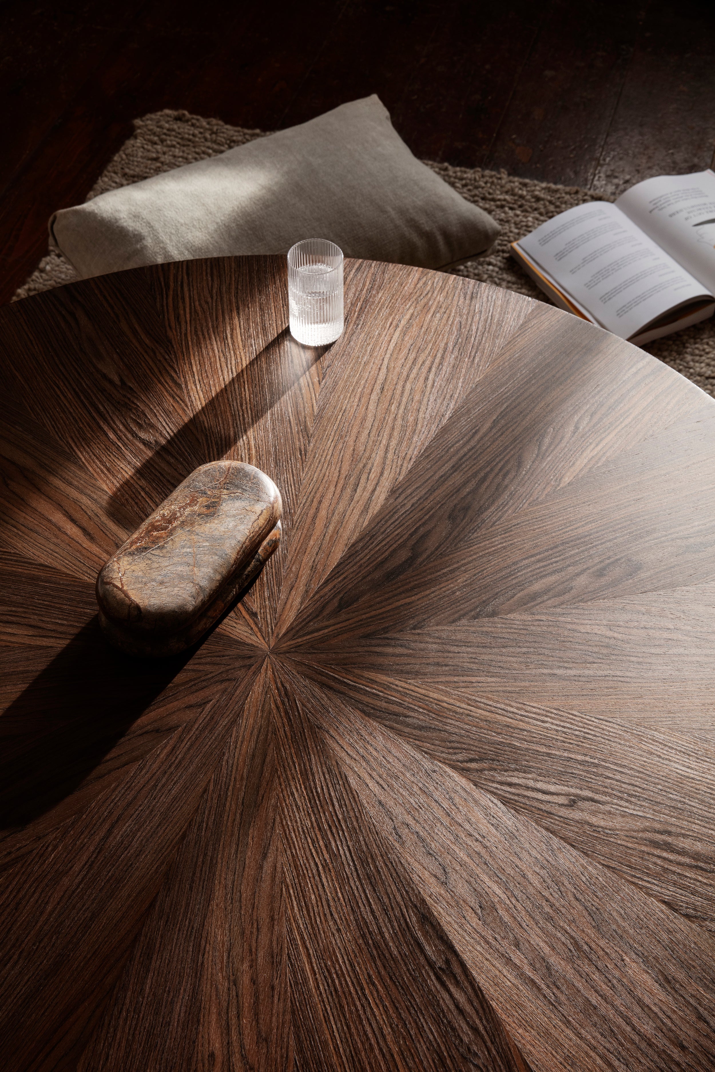 Coffee table Post dark brown oak veneer