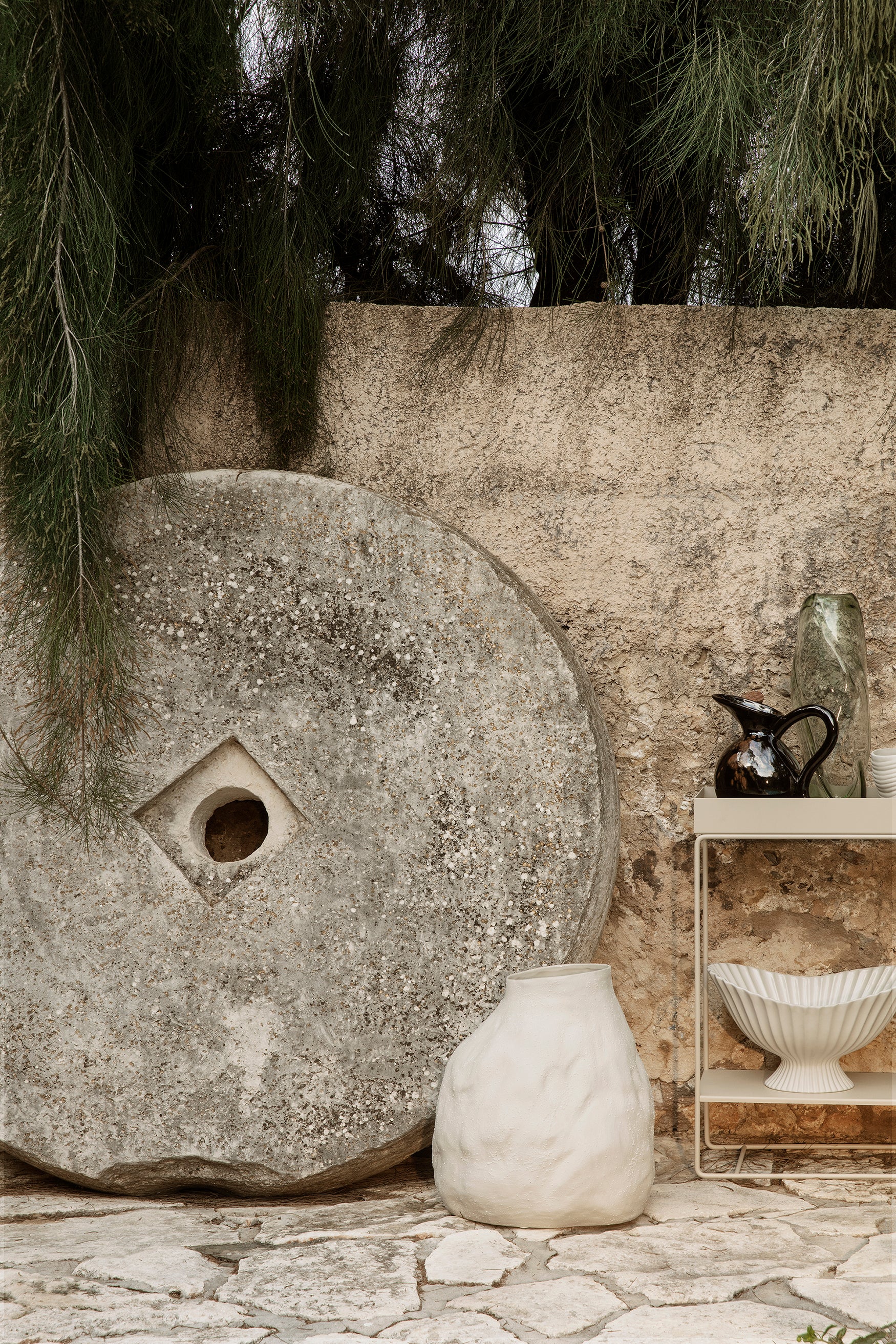 VULCA vase broken white