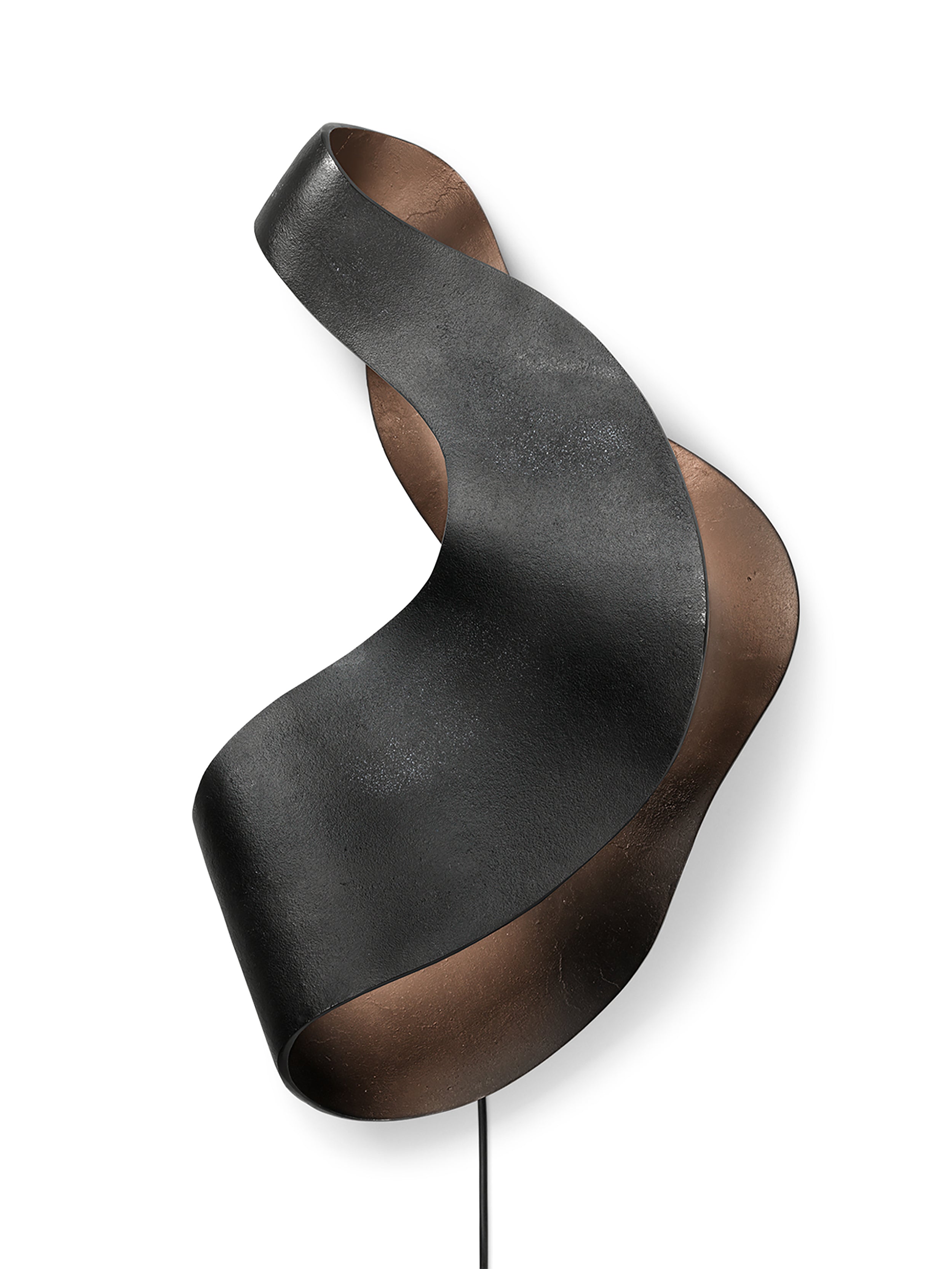 OYSTER black wall lamp