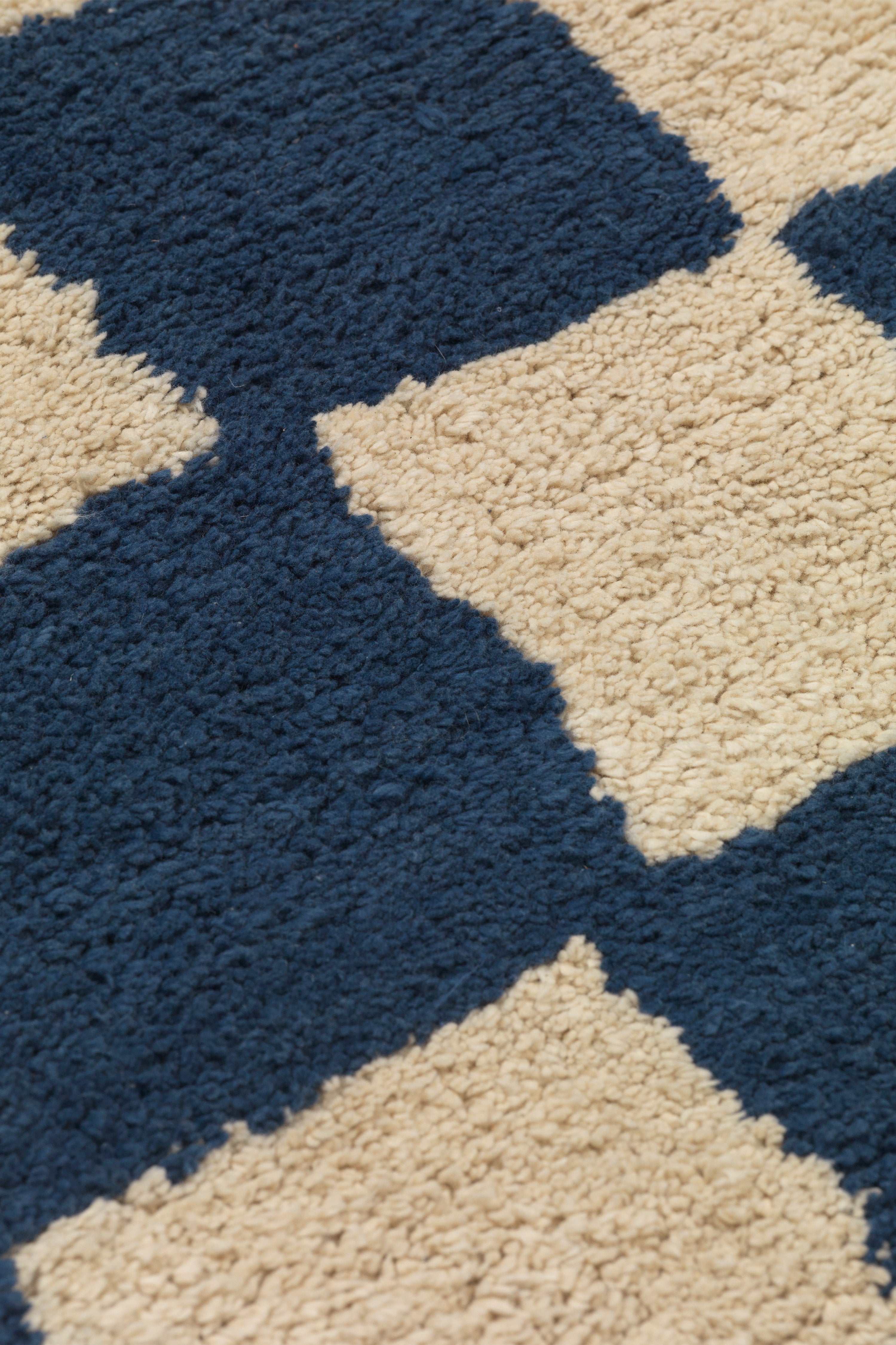 MARA dark blue rug with sand