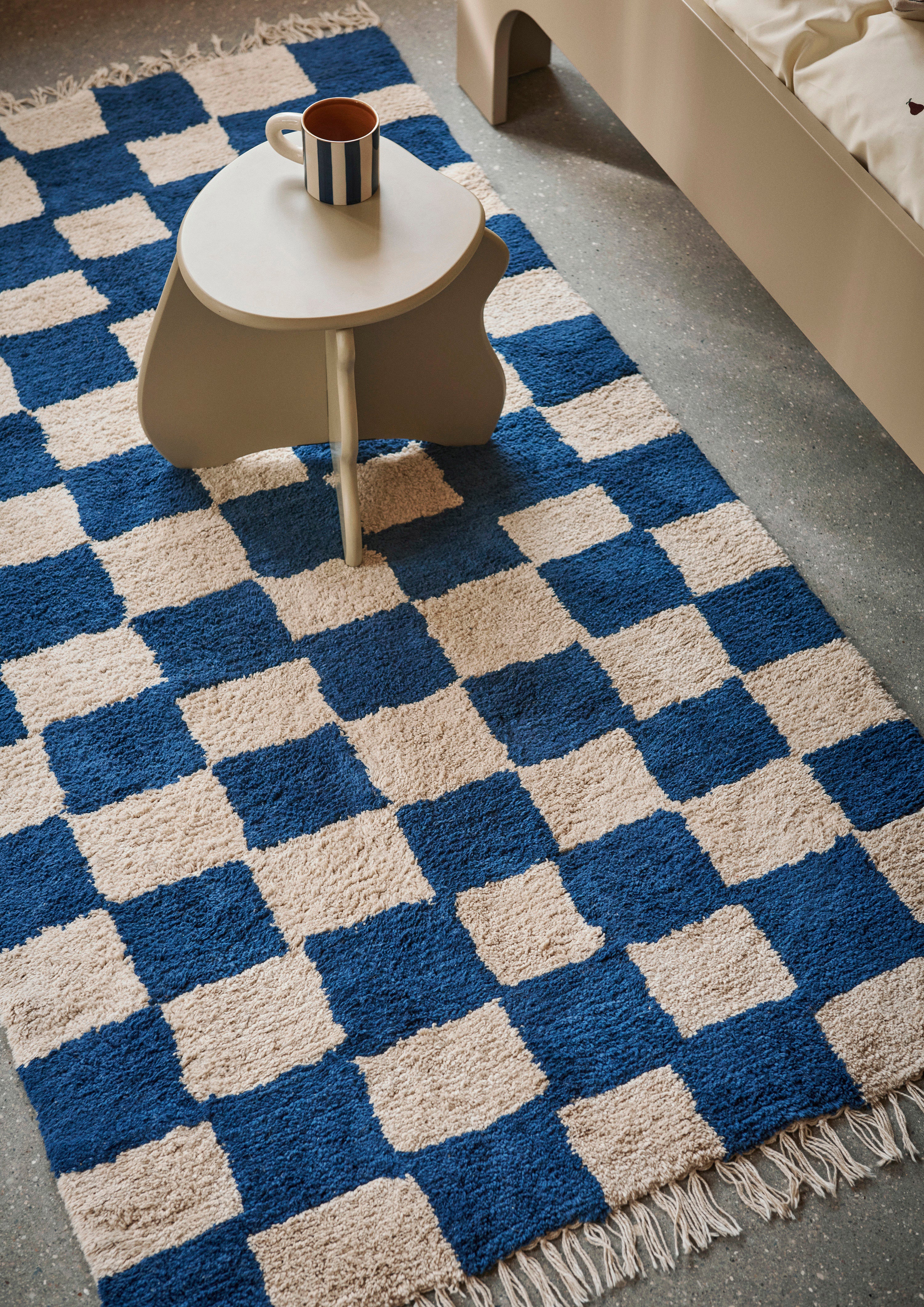 MARA dark blue rug with sand