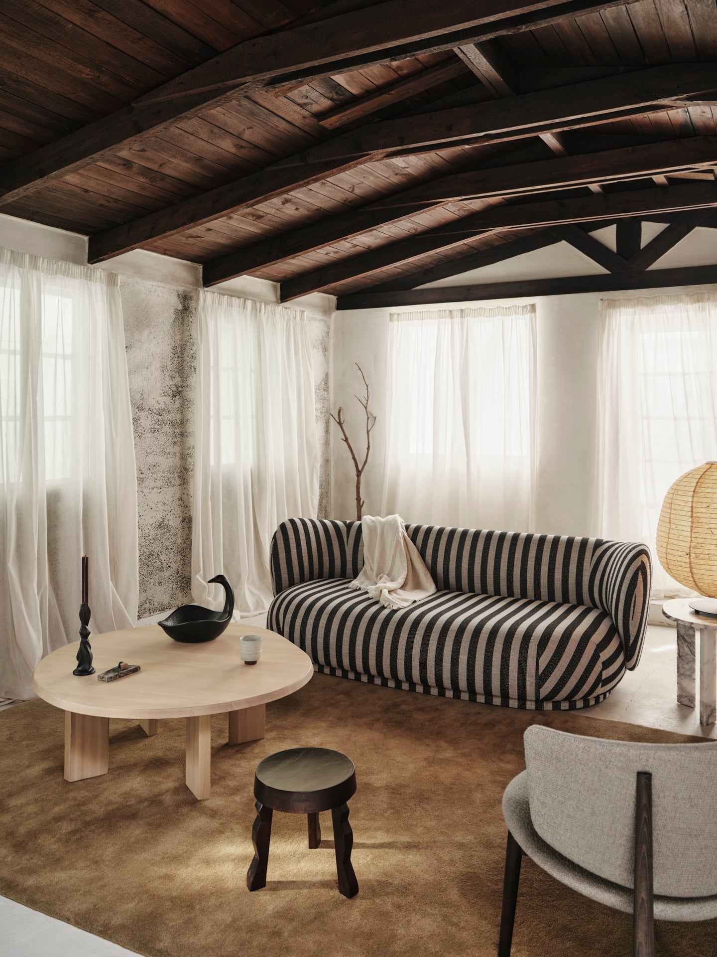 Rico Louisiana black and white sofa