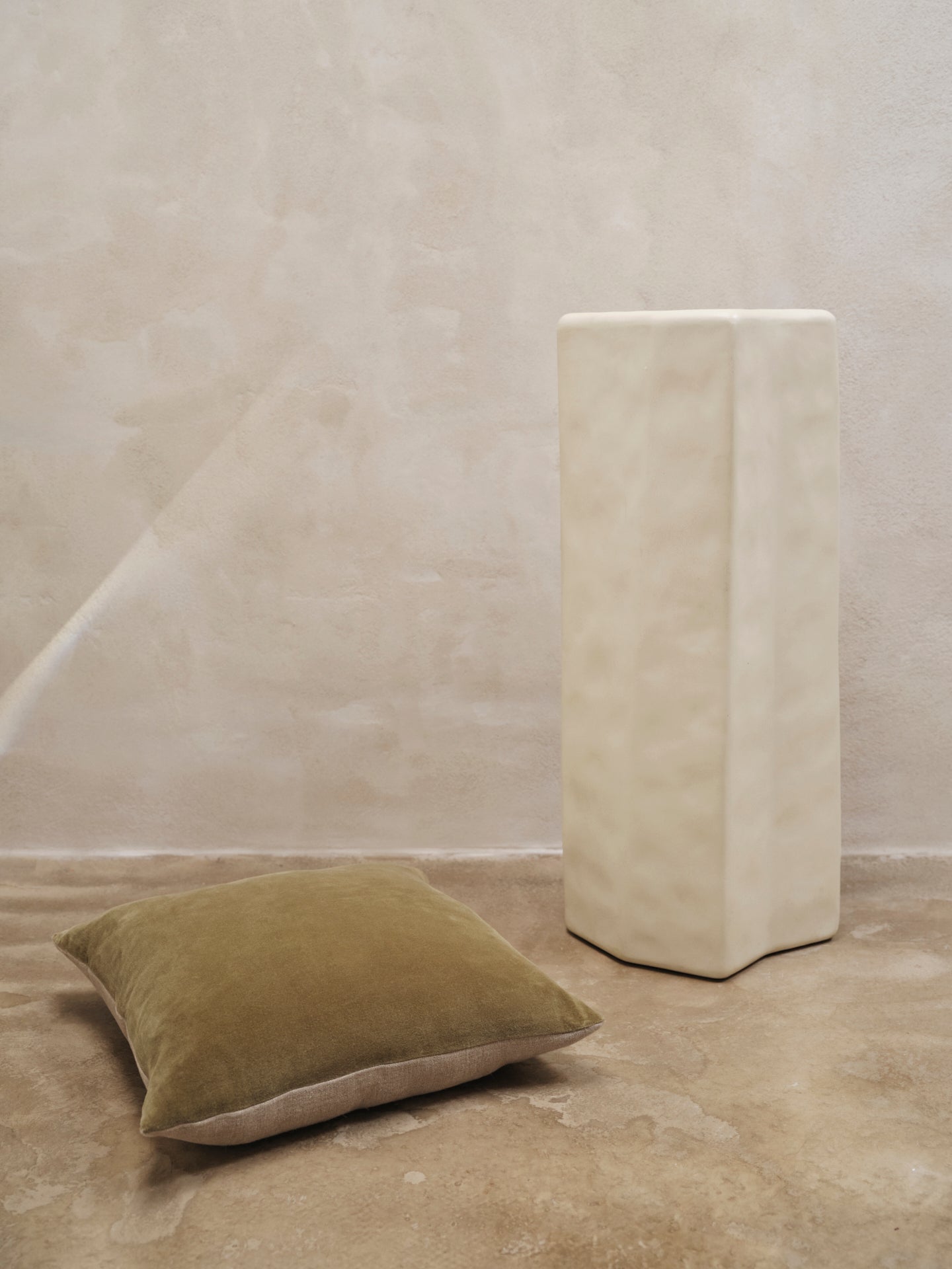 Staffa side table broken white