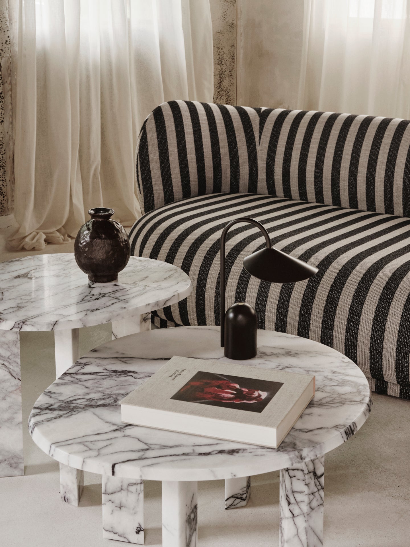 Taula side table white marble